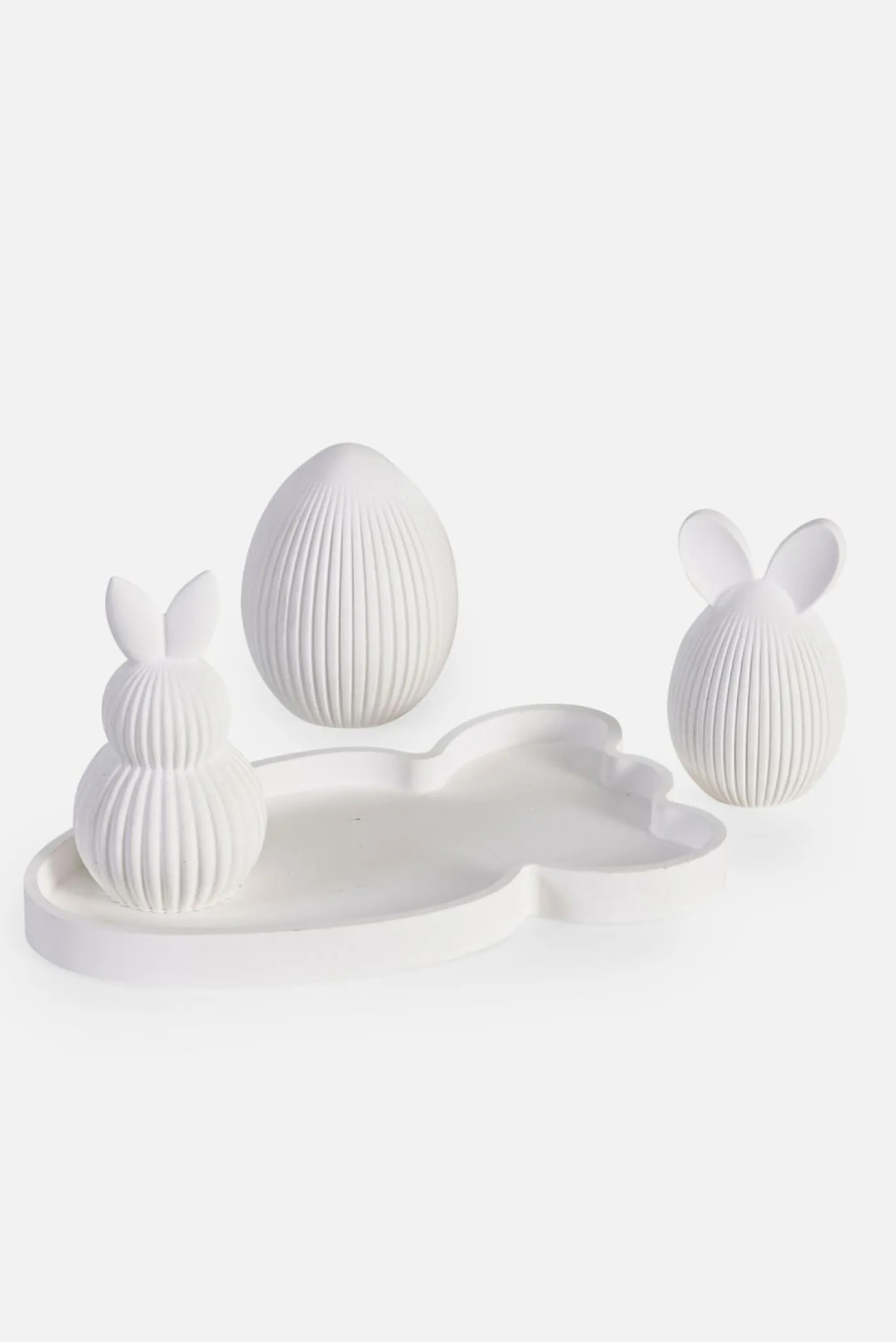 bonprix bonprix Objeto decorativo en forma de conejito y huevo sobre bandeja (4 piezas)