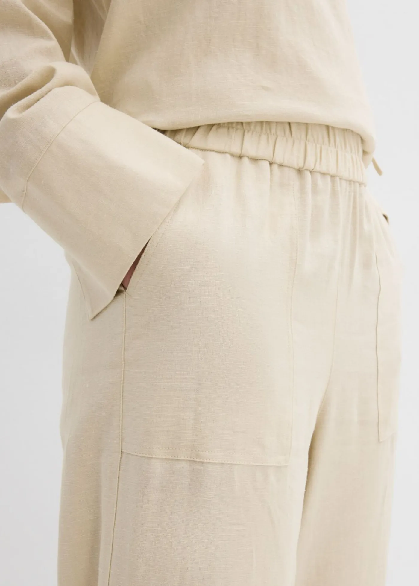 bonprix bonprix Conjuntos De Ropa|Pantalones>Pantalón acampanado de mezcla de lino ligero Arena claro