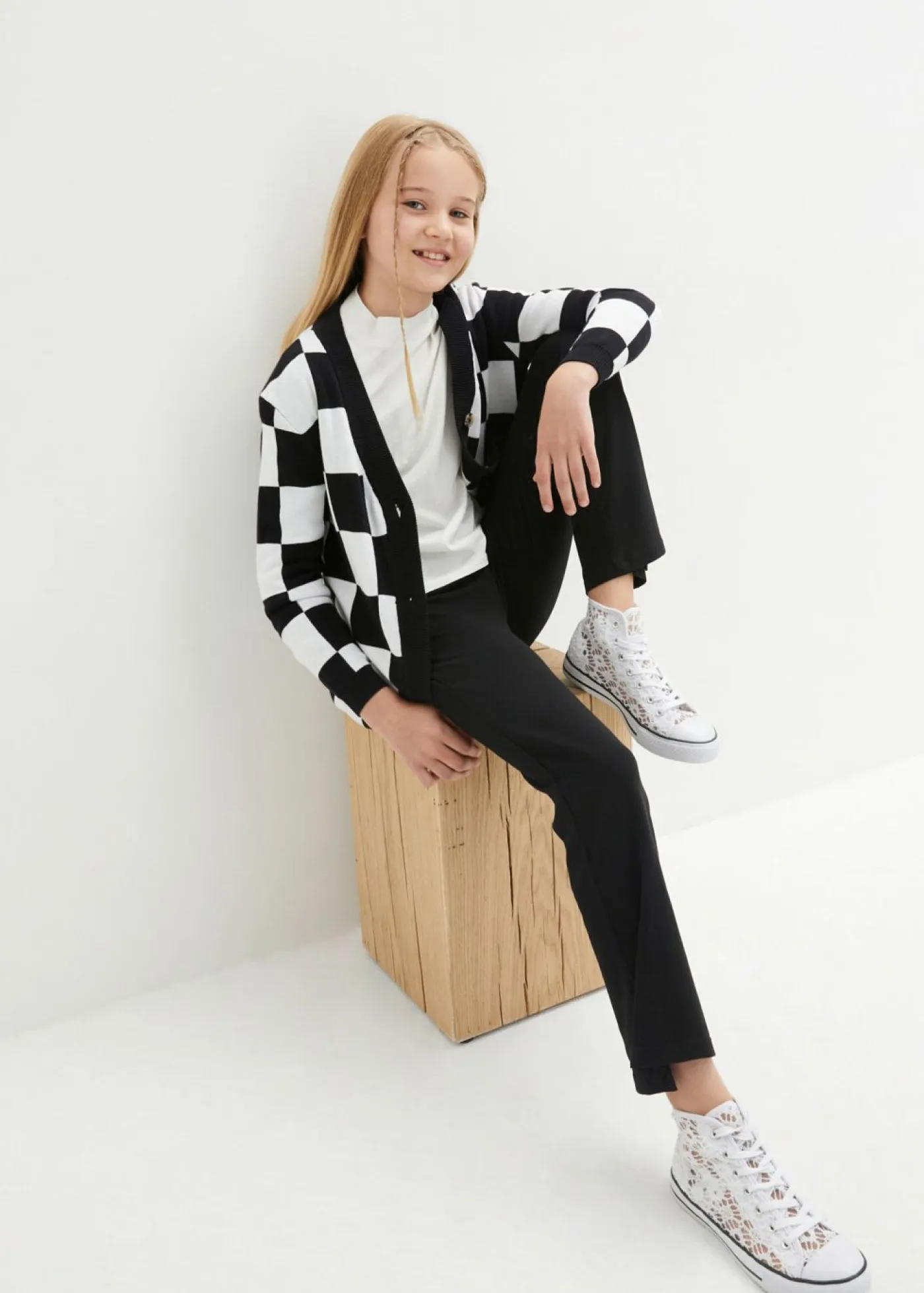 bonprix bonprix Ropa 9 A 16 Años·Pantalones Y Leggings>Pantalón acampanado de mezcla de algodón orgánico con aberturas laterales Negro