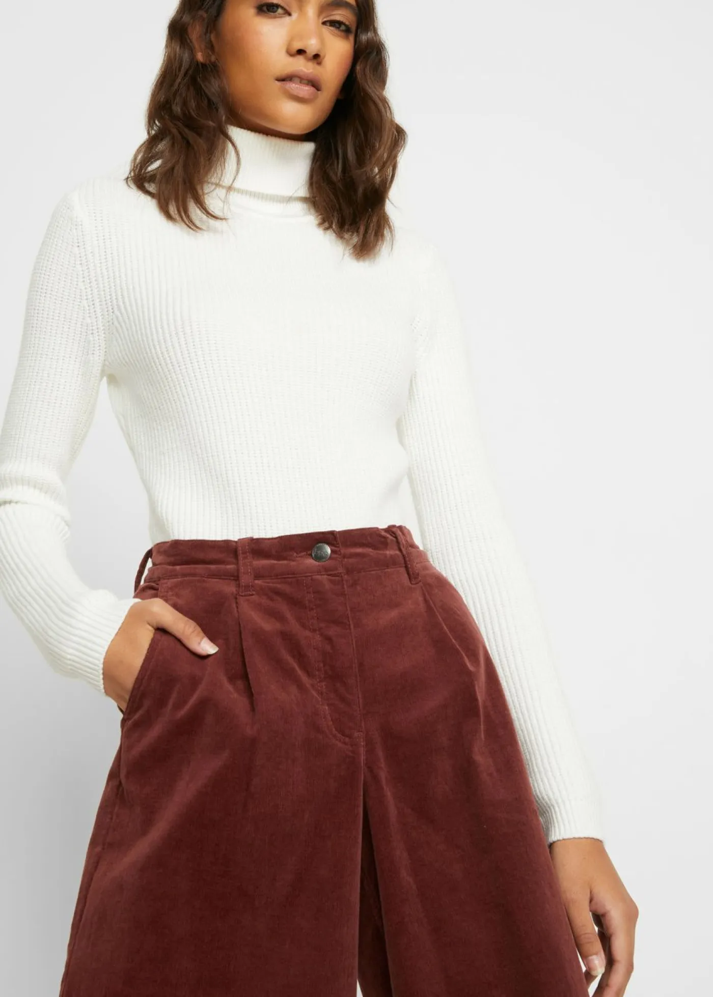 Mujer bonprix bonprix Pantalón ancho de pana elástica con cintura cómoda high waist, largo 7/8