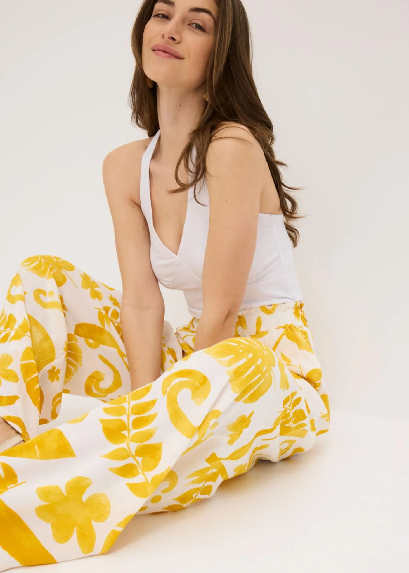 bonprix bonprix Pantalones>Pantalón ancho estampado de viscosa estructurada blanco-curry limón