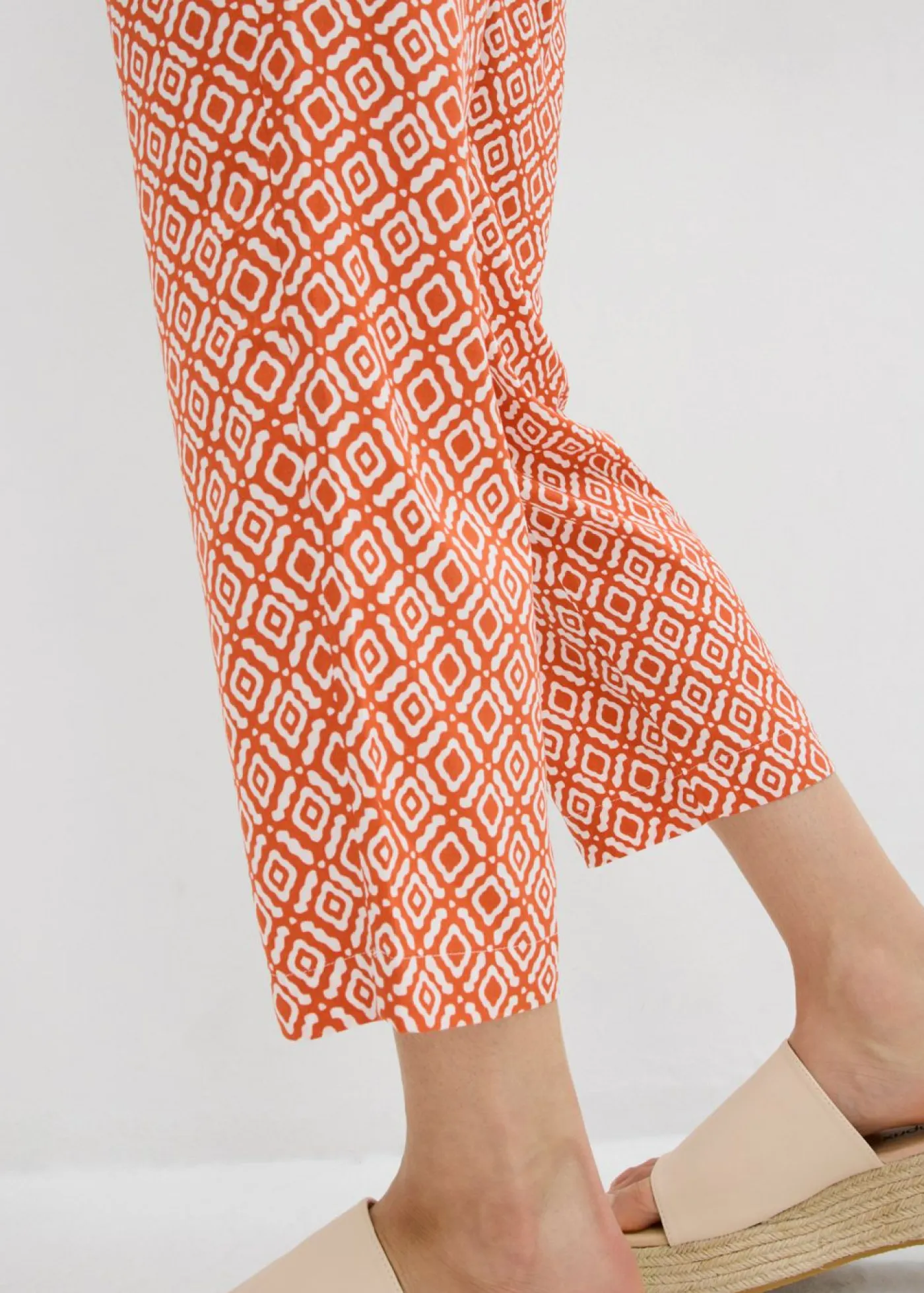 bonprix bonprix Conjuntos De Ropa|Pantalones>Pantalón bombacho de viscosa cayena-blanco lana