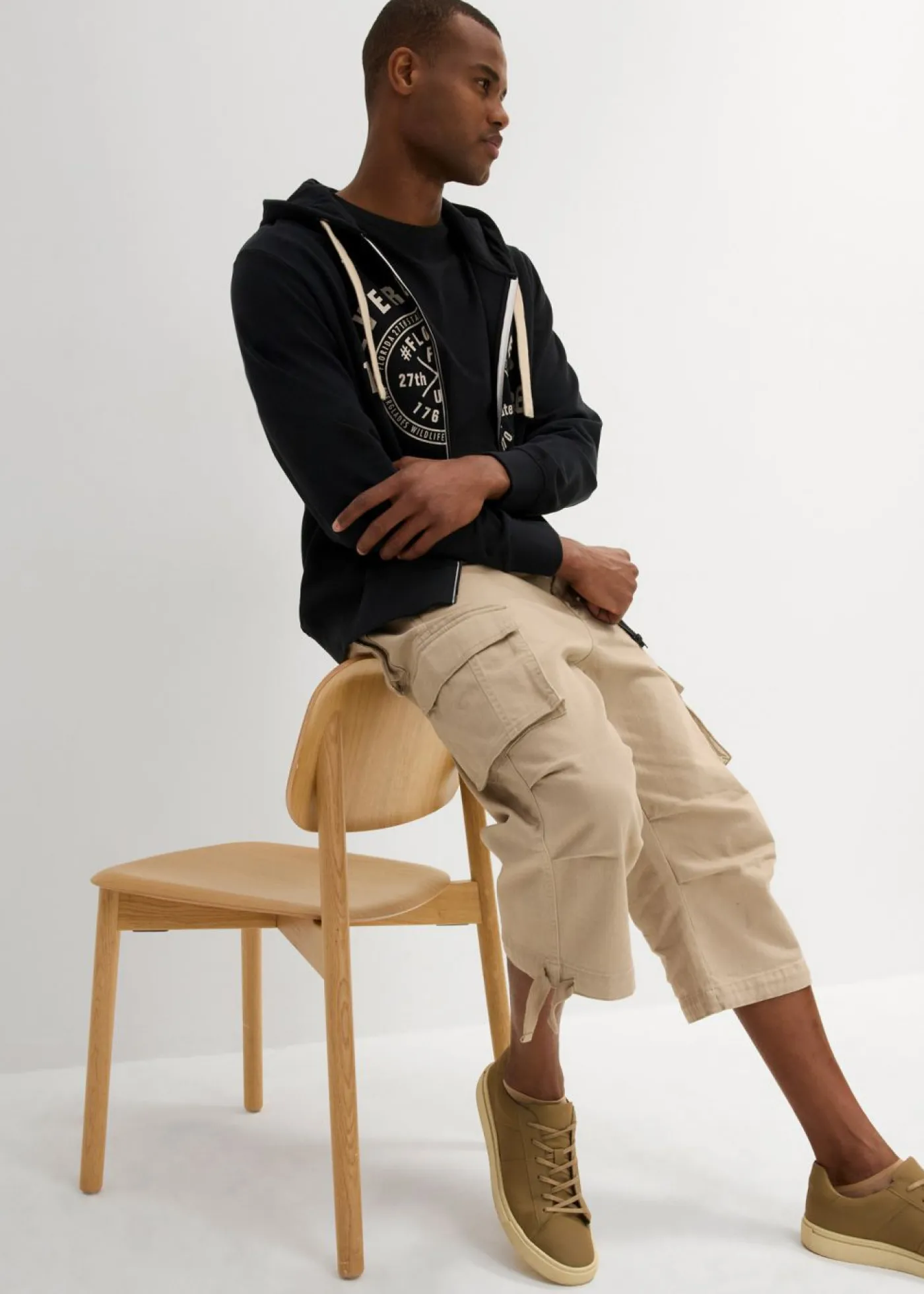 bonprix bonprix Pantalones>Pantalón capri elástico tipo cargo con corte holgado y ancho Arena