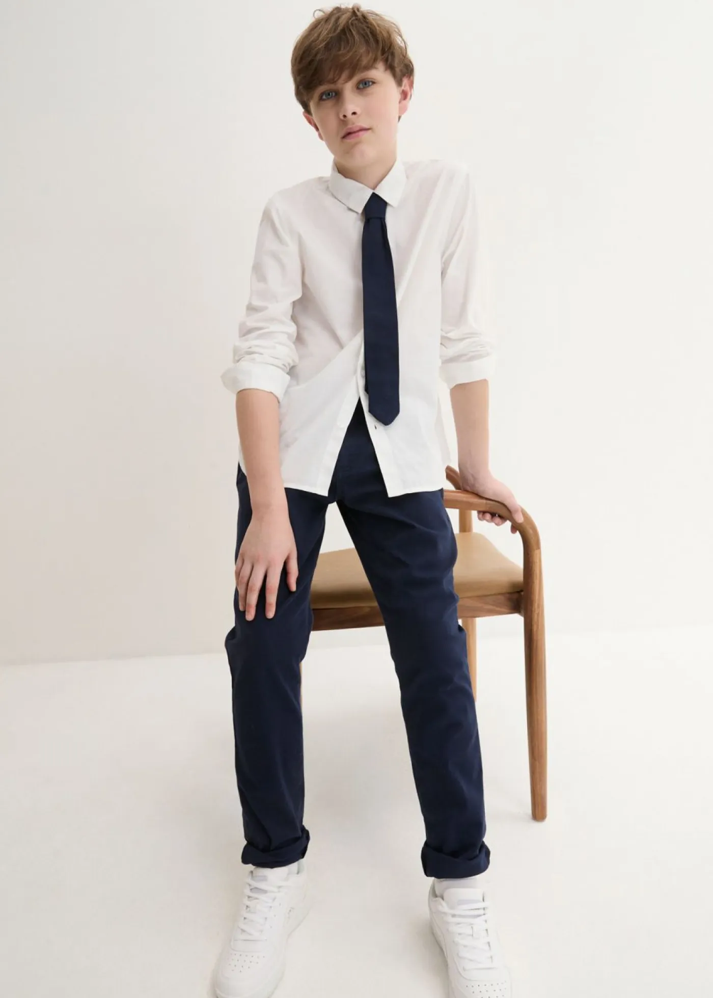 bonprix bonprix Ropa 9 A 16 Años·Pantalones|Ropa 9 A 16 Años·Conjuntos Y Camisas>Pantalón chino, camisa de manga larga y corbata (conjunto de 3 piezas) Azul marino-blanco