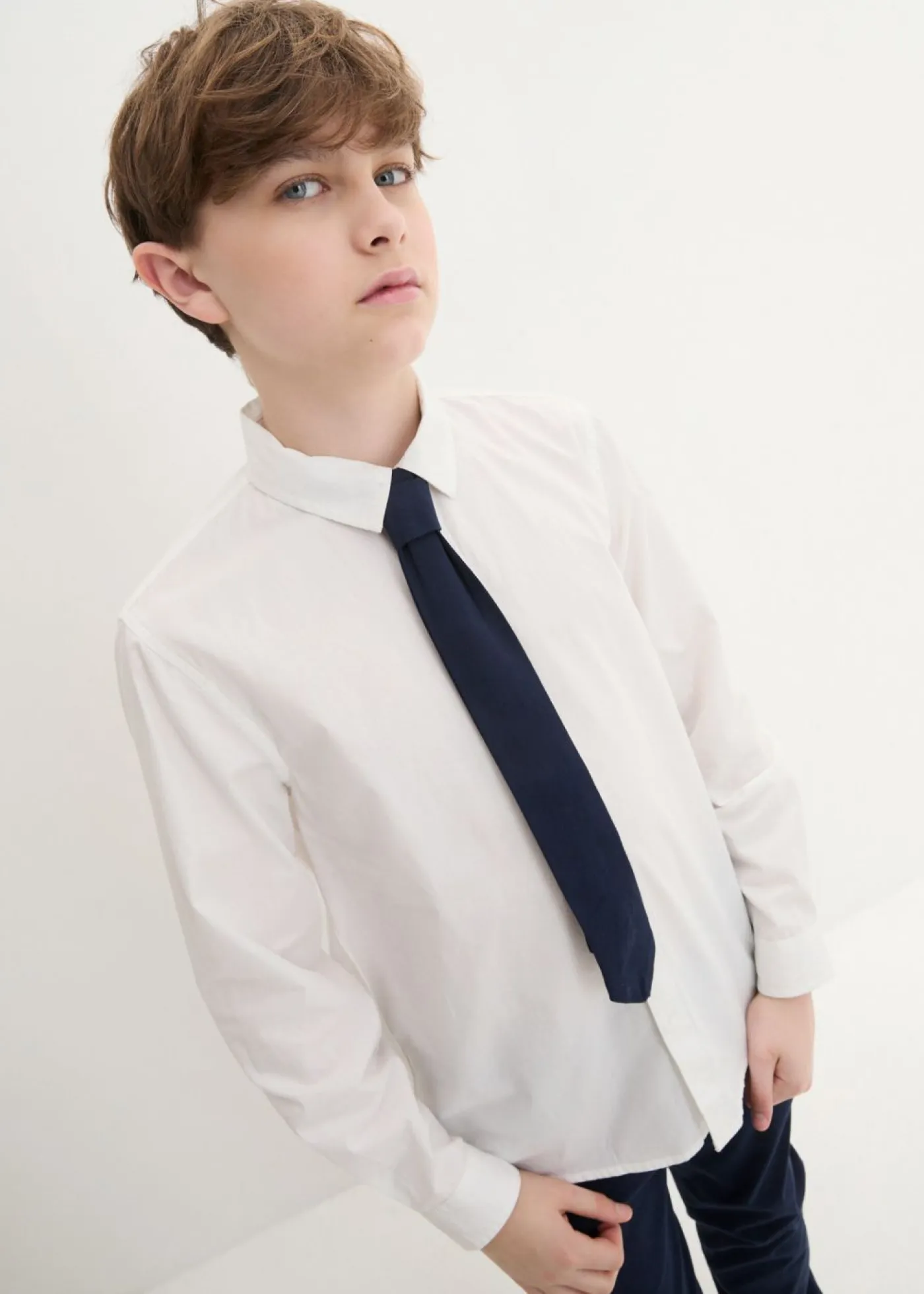 bonprix bonprix Ropa 9 A 16 Años·Pantalones|Ropa 9 A 16 Años·Conjuntos Y Camisas>Pantalón chino, camisa de manga larga y corbata (conjunto de 3 piezas) Azul marino-blanco