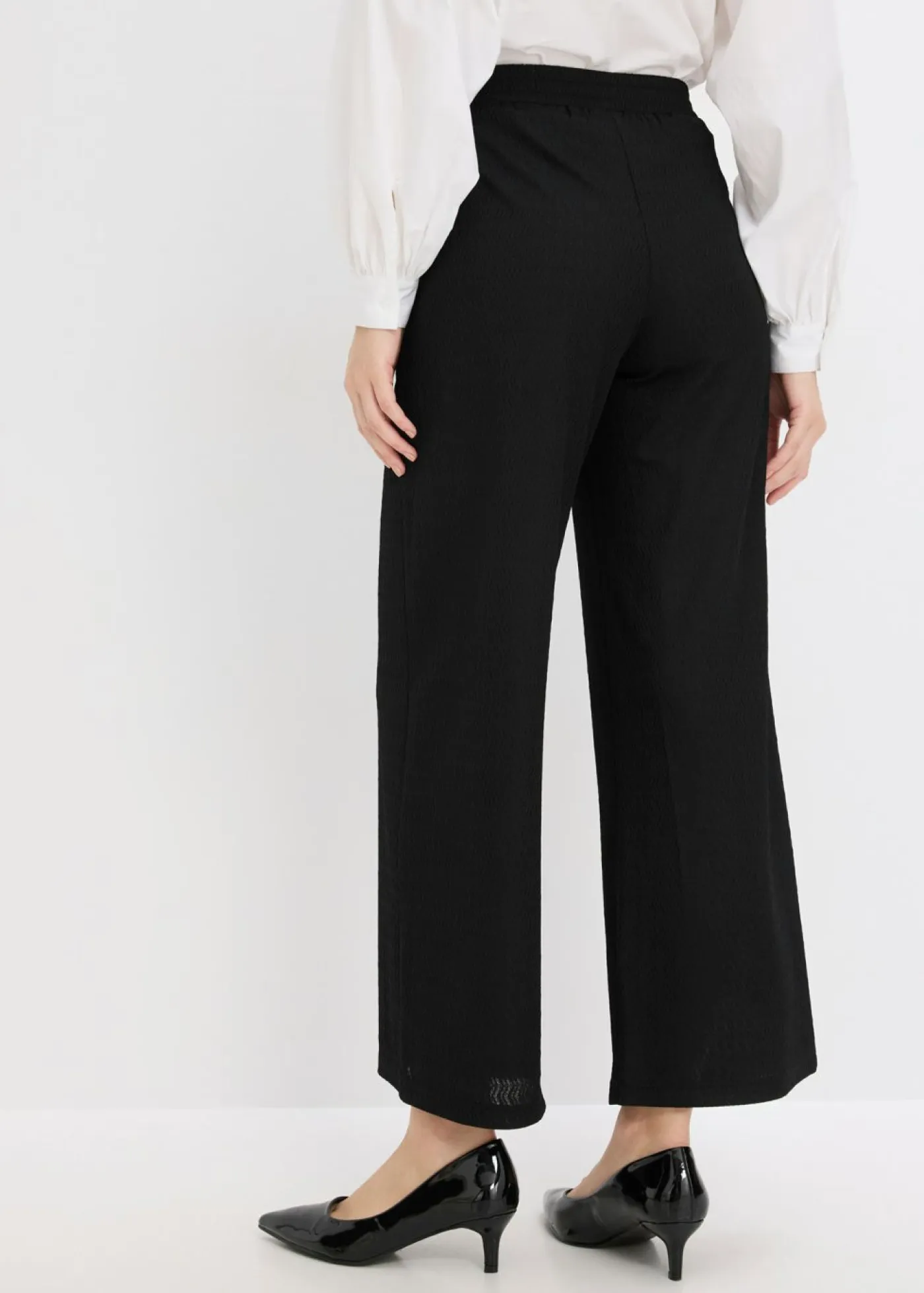 bonprix bonprix Pantalones>Pantalón con aplicaciones de perlas de punto estructurado Negro
