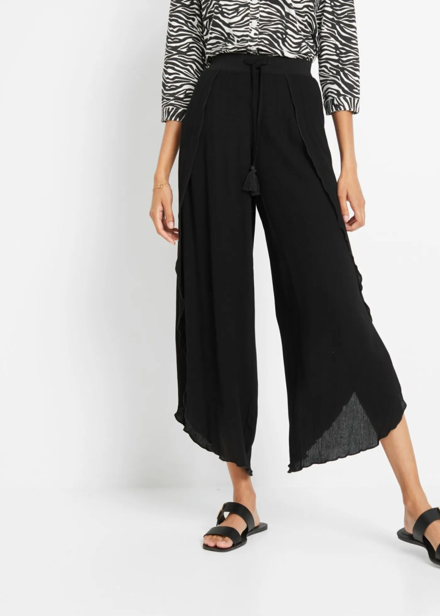 bonprix bonprix Pantalones>Pantalón con efecto arrugado estructurado Negro