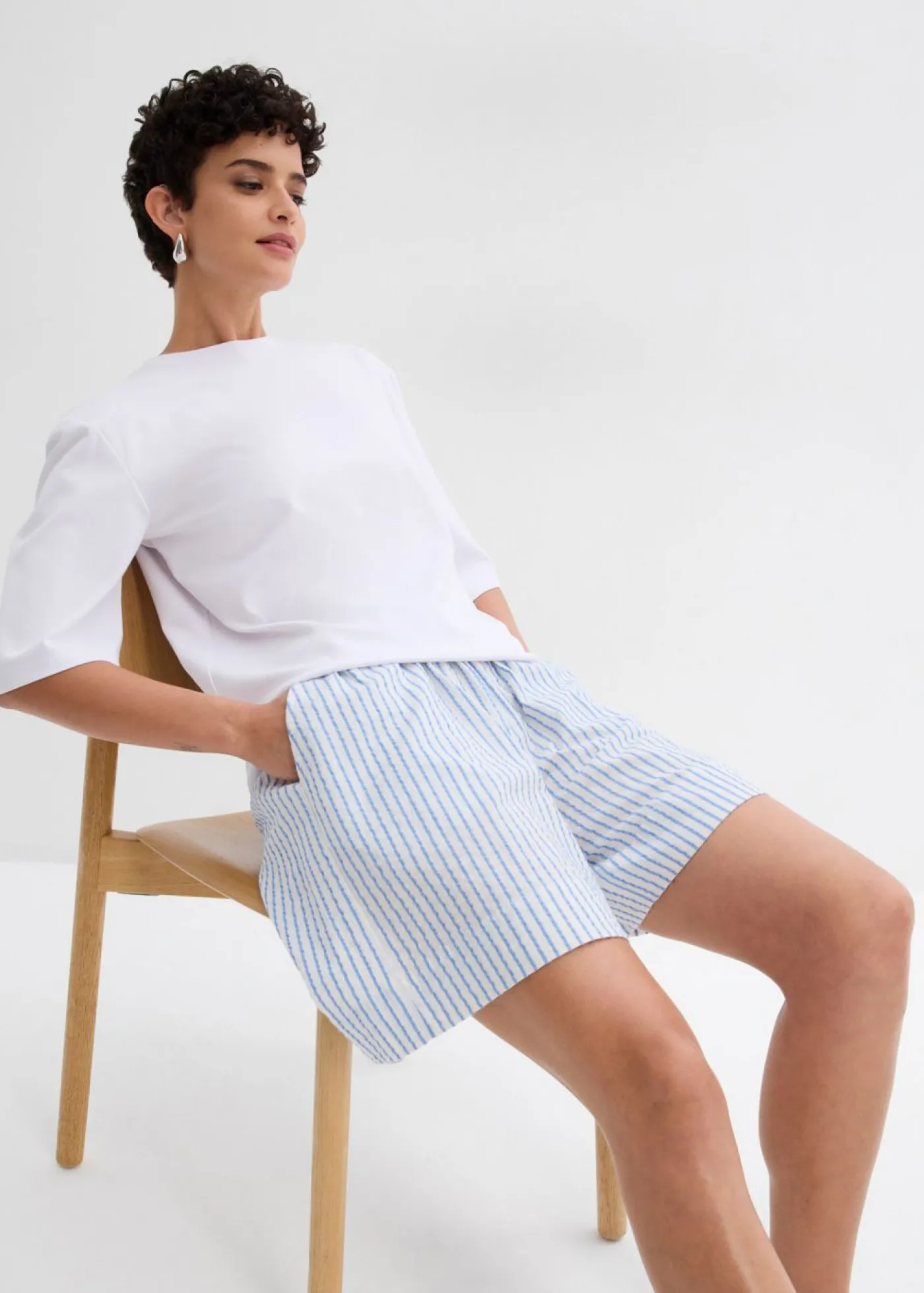 bonprix bonprix Esenciales|Shorts>Pantalón corto de algodón puro azul provenzal-blanco lana rayas verticales