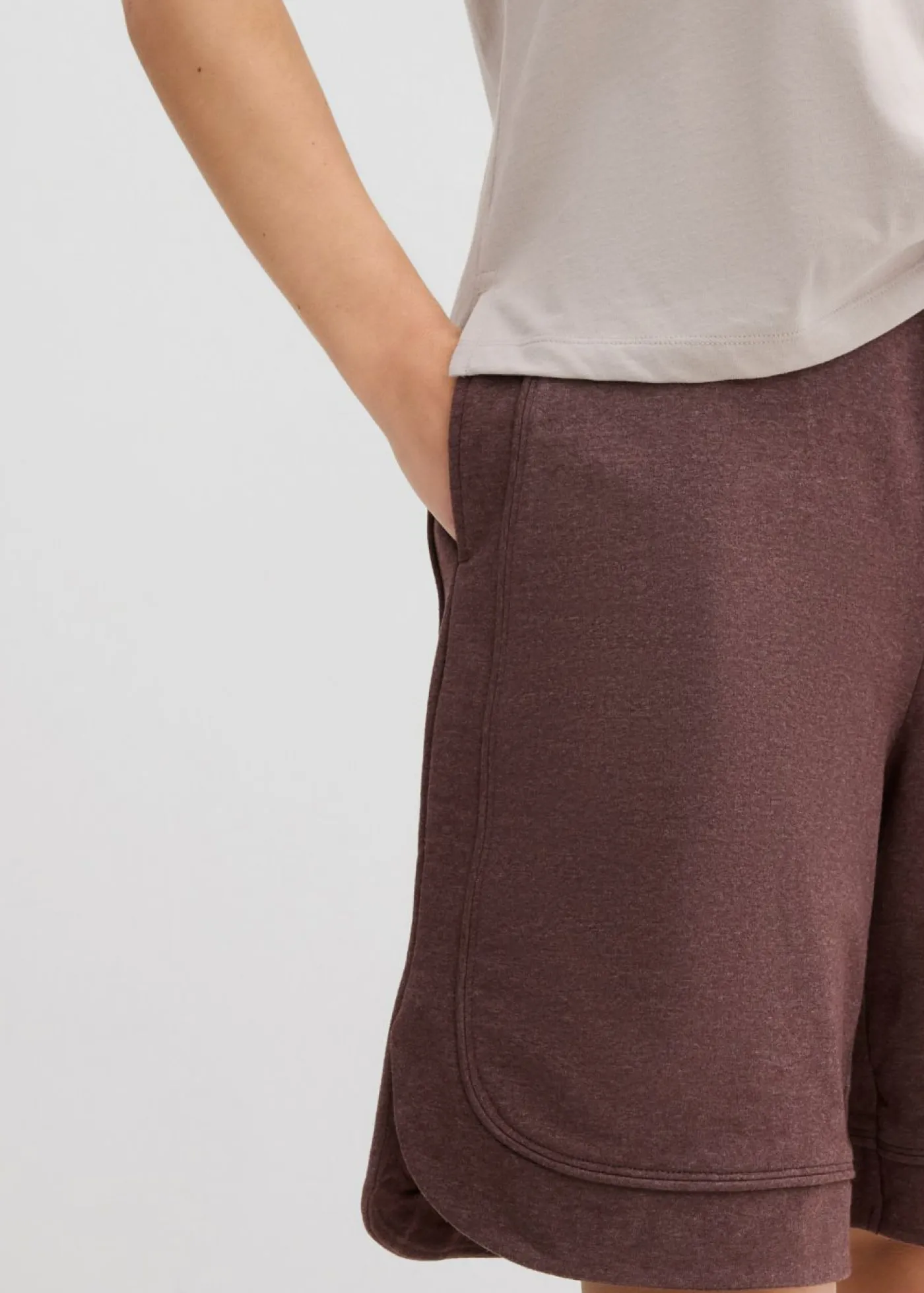 Mujer bonprix bonprix Pantalón corto de chándal de mezcla de algodón con corte ancho