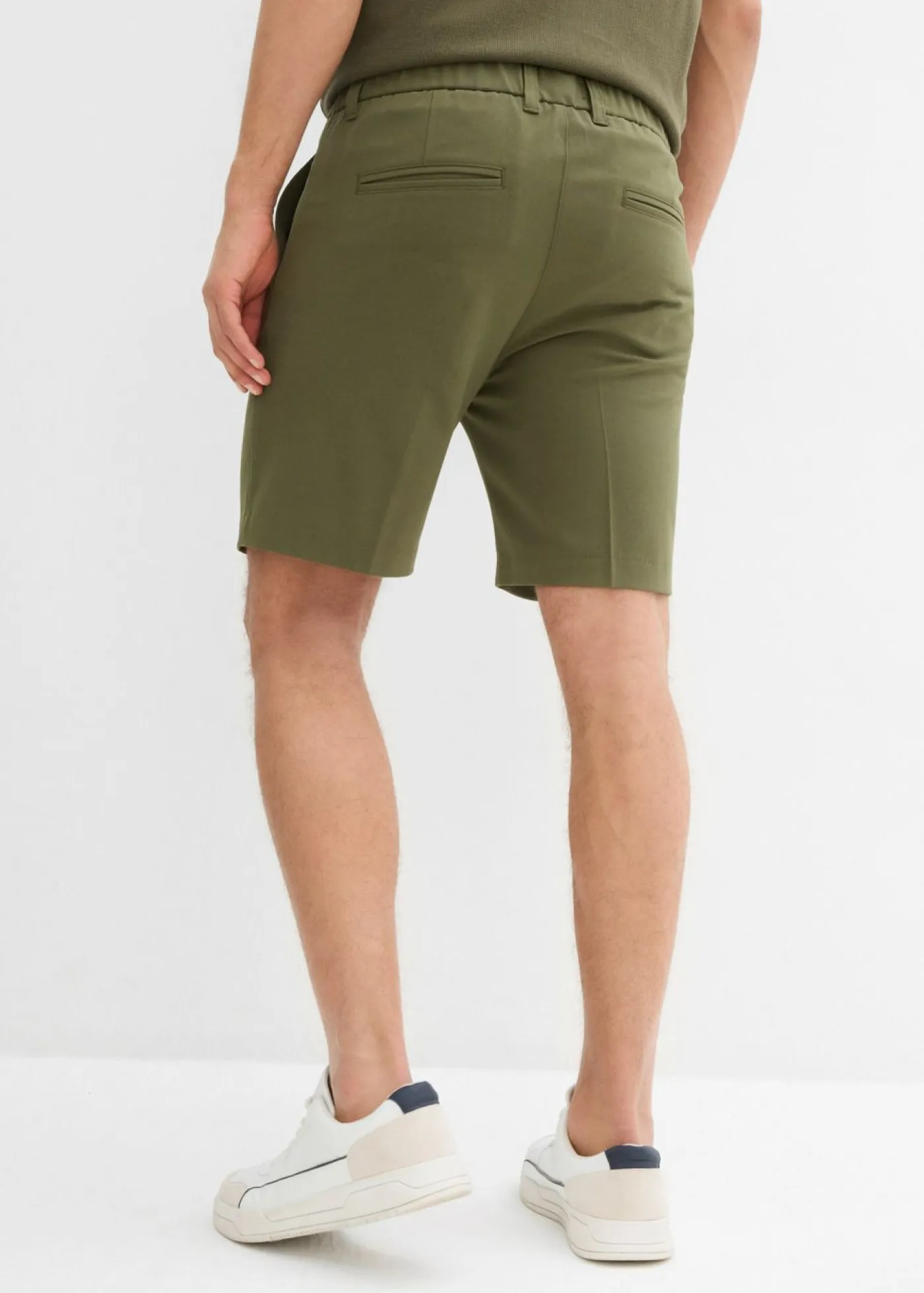 bonprix bonprix Shorts|Pantalones>Pantalón corto elegante con corte relajado Verde oliva oscuro
