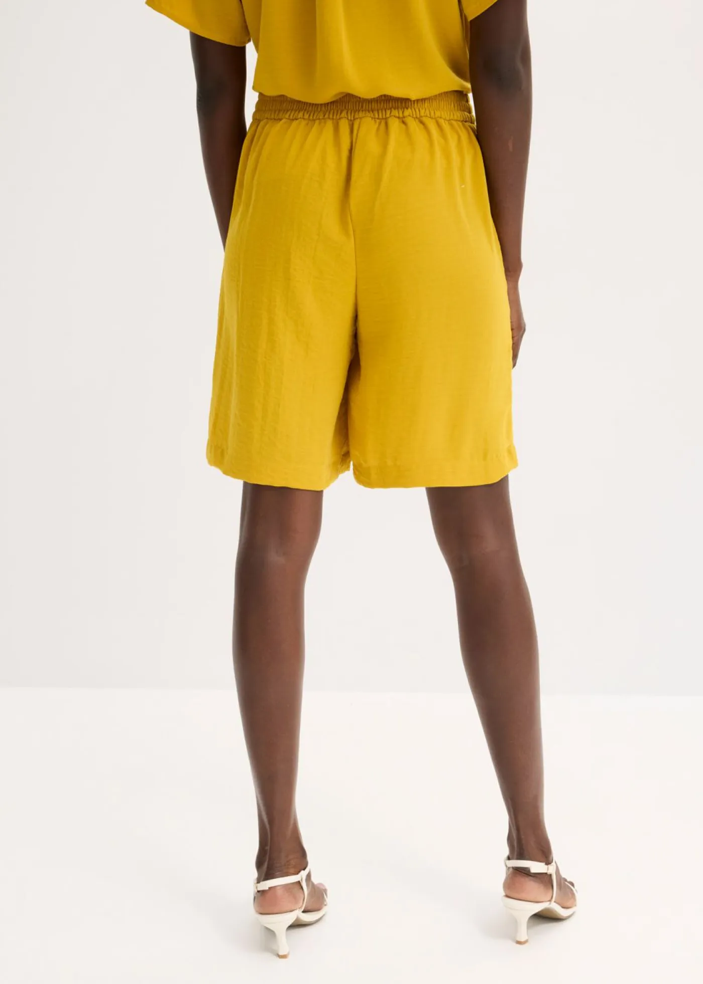 bonprix bonprix Shorts|Pantalones>Pantalón corto sin cierre Oro ocre