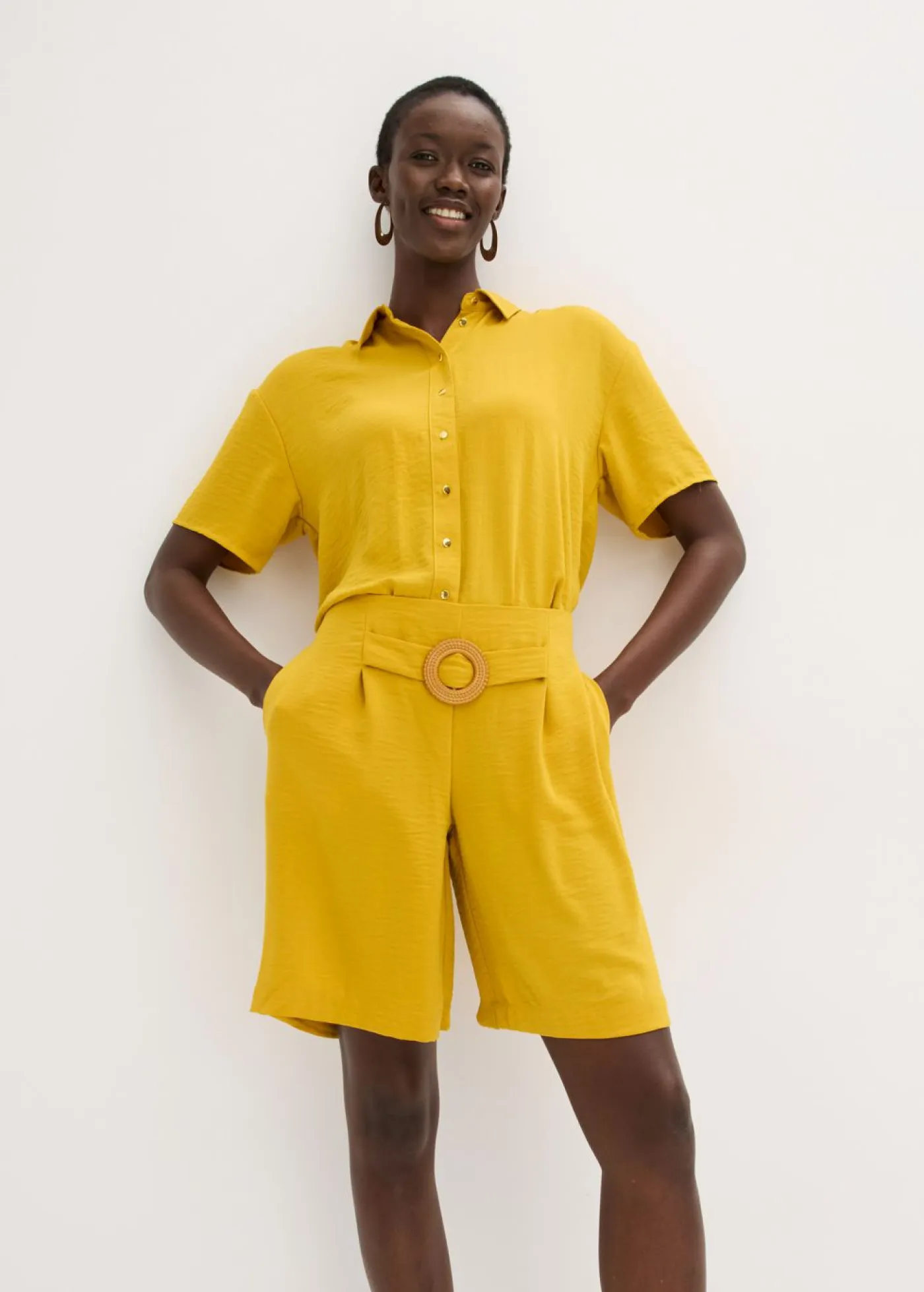 bonprix bonprix Shorts|Pantalones>Pantalón corto sin cierre Oro ocre