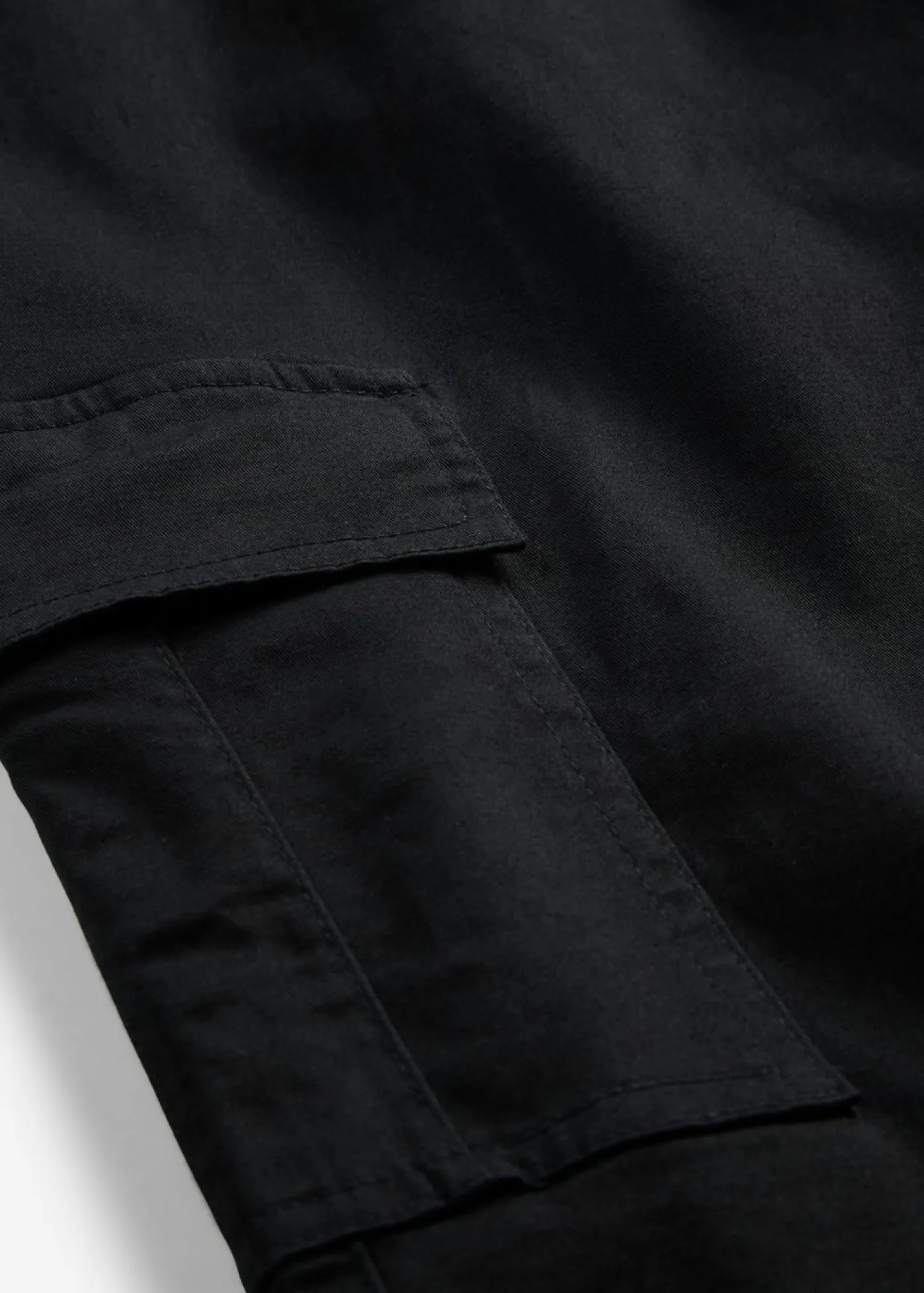 bonprix bonprix Pantalones>Pantalón de algodón elástico con estilo cargo Negro