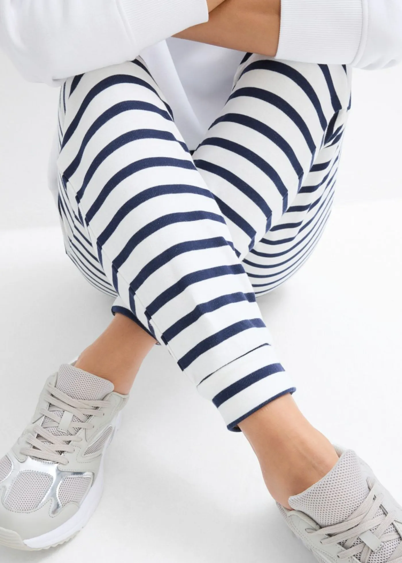 bonprix bonprix Básicos|Ropa Cómoda>Pantalón de chándal Blanco lana-azul marino con rayas