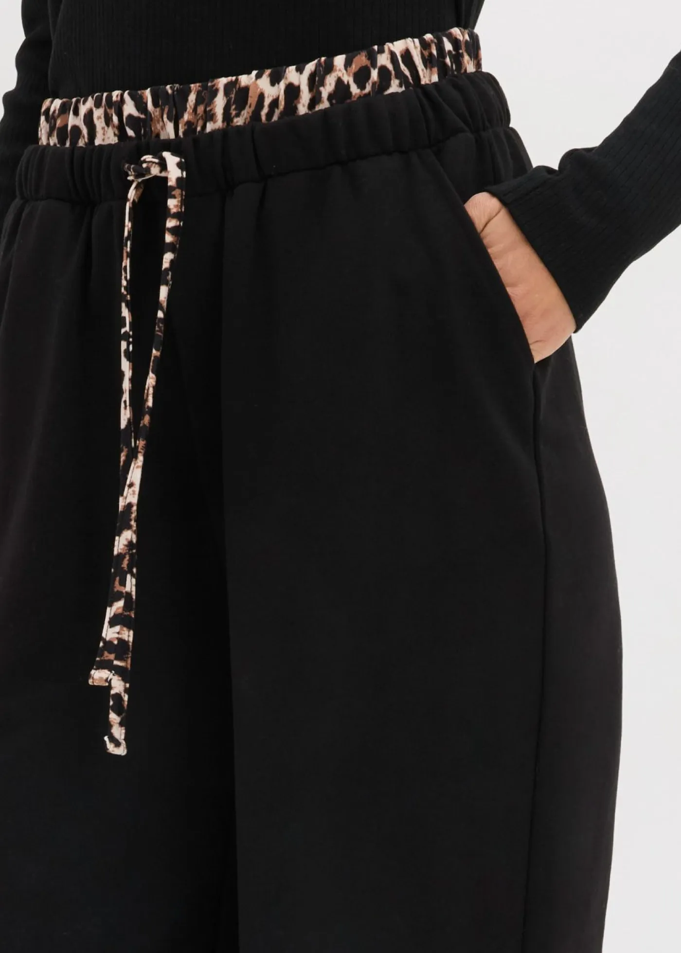 Mujer bonprix bonprix Pantalón de chándal ancho con cintura en contraste