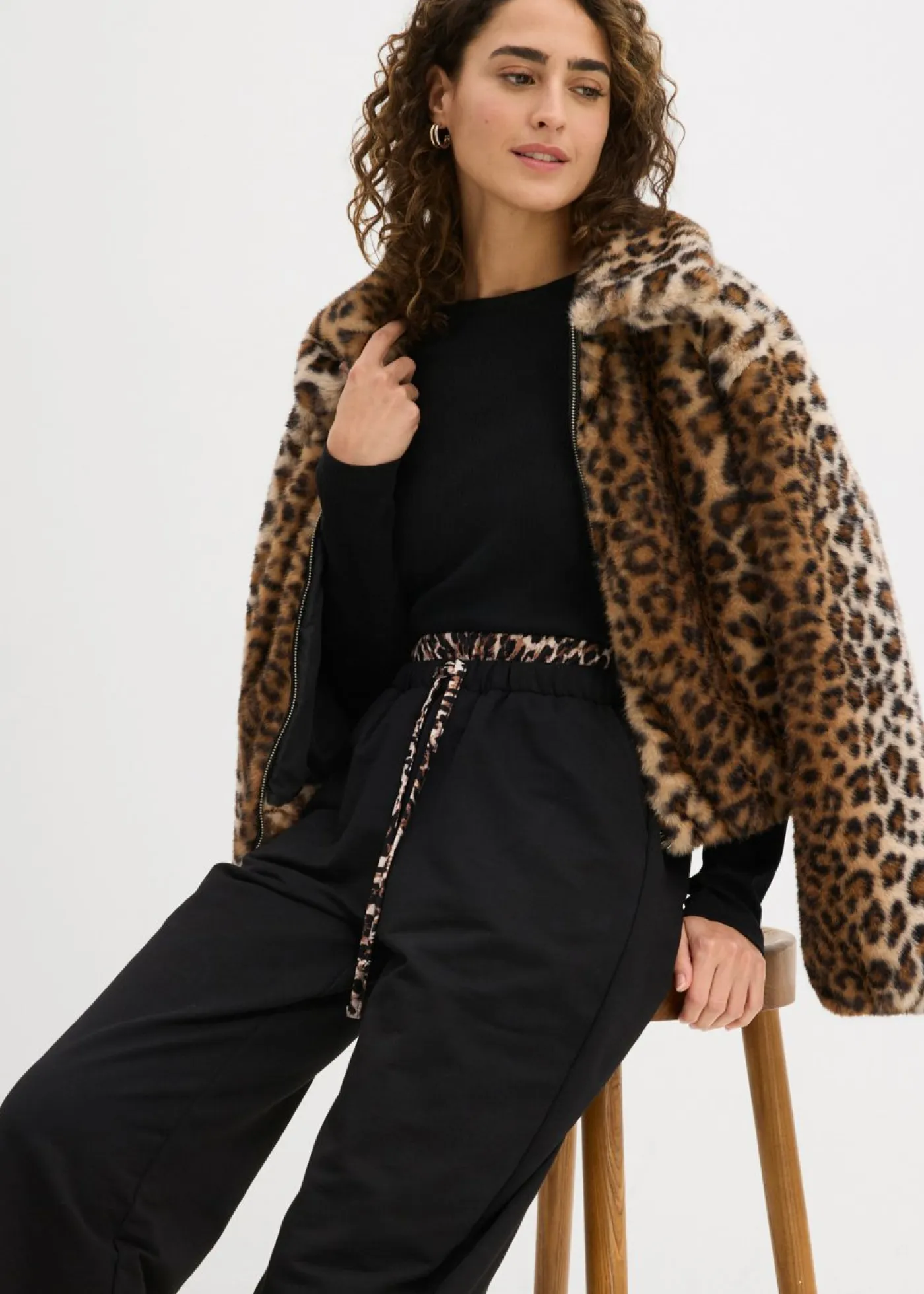 Mujer bonprix bonprix Pantalón de chándal ancho con cintura en contraste