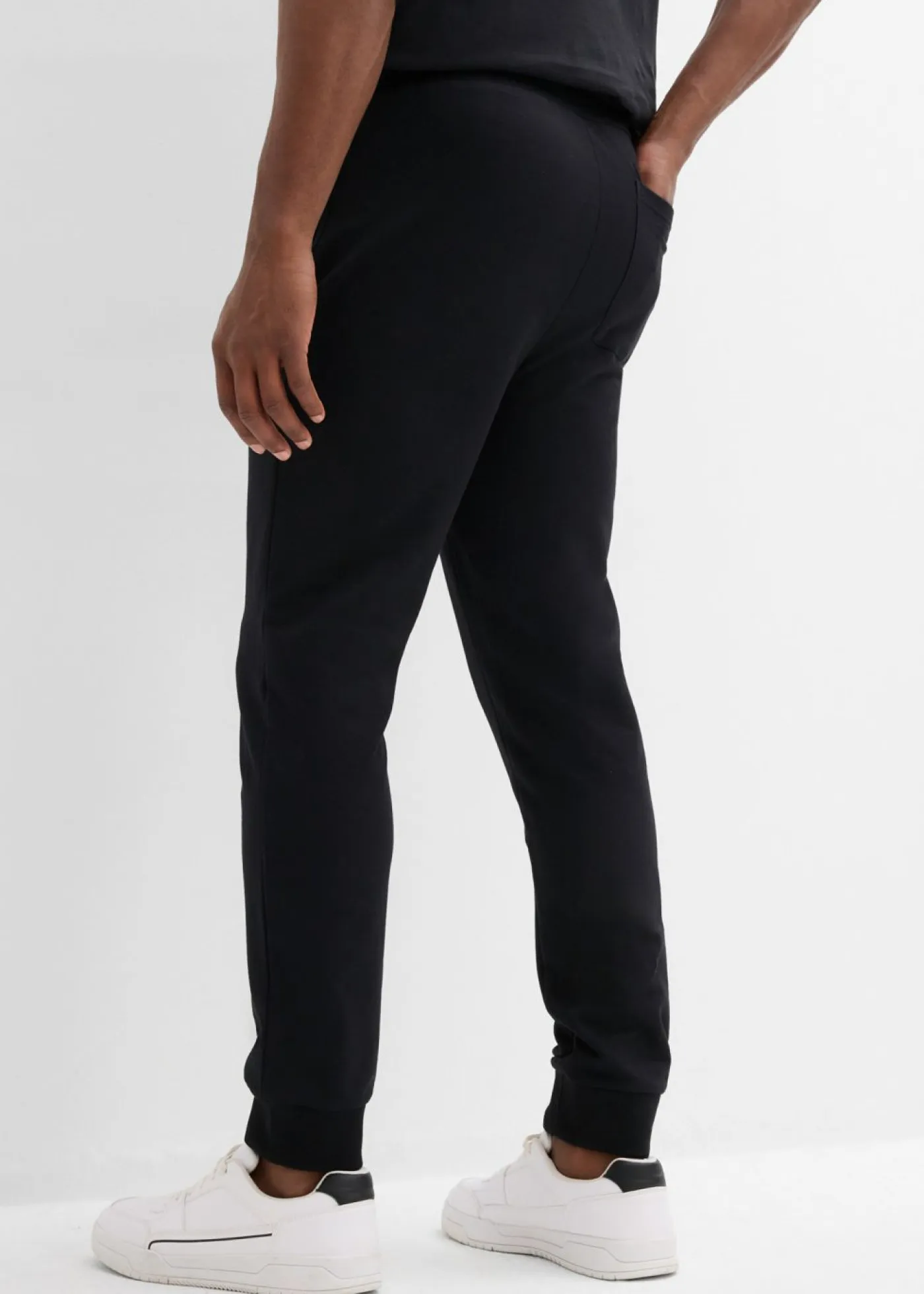 bonprix bonprix Ropa Deportiva|Pantalones>Pantalón de chándal con detalles en contraste negro / azul cielo