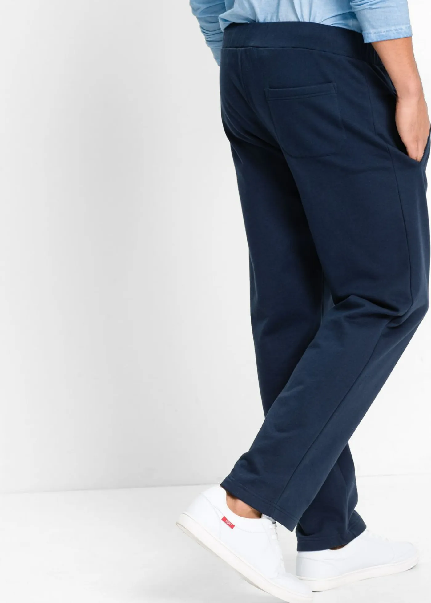 bonprix bonprix Ropa Deportiva|Pantalones>Pantalón de chándal con detalles deportivos de algodón orgánico puro Azul marino