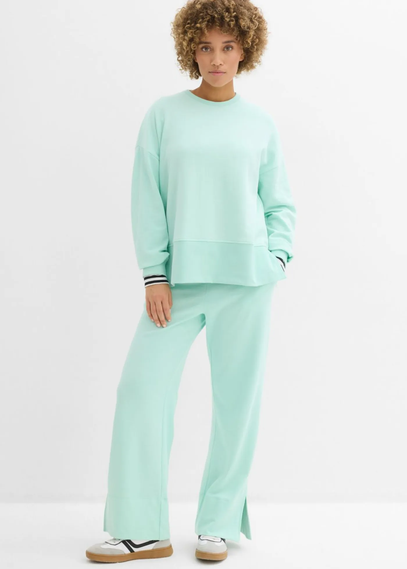 bonprix bonprix Ropa Cómoda|Pantalones>Pantalón de chándal de mezcla de algodón Menta claro