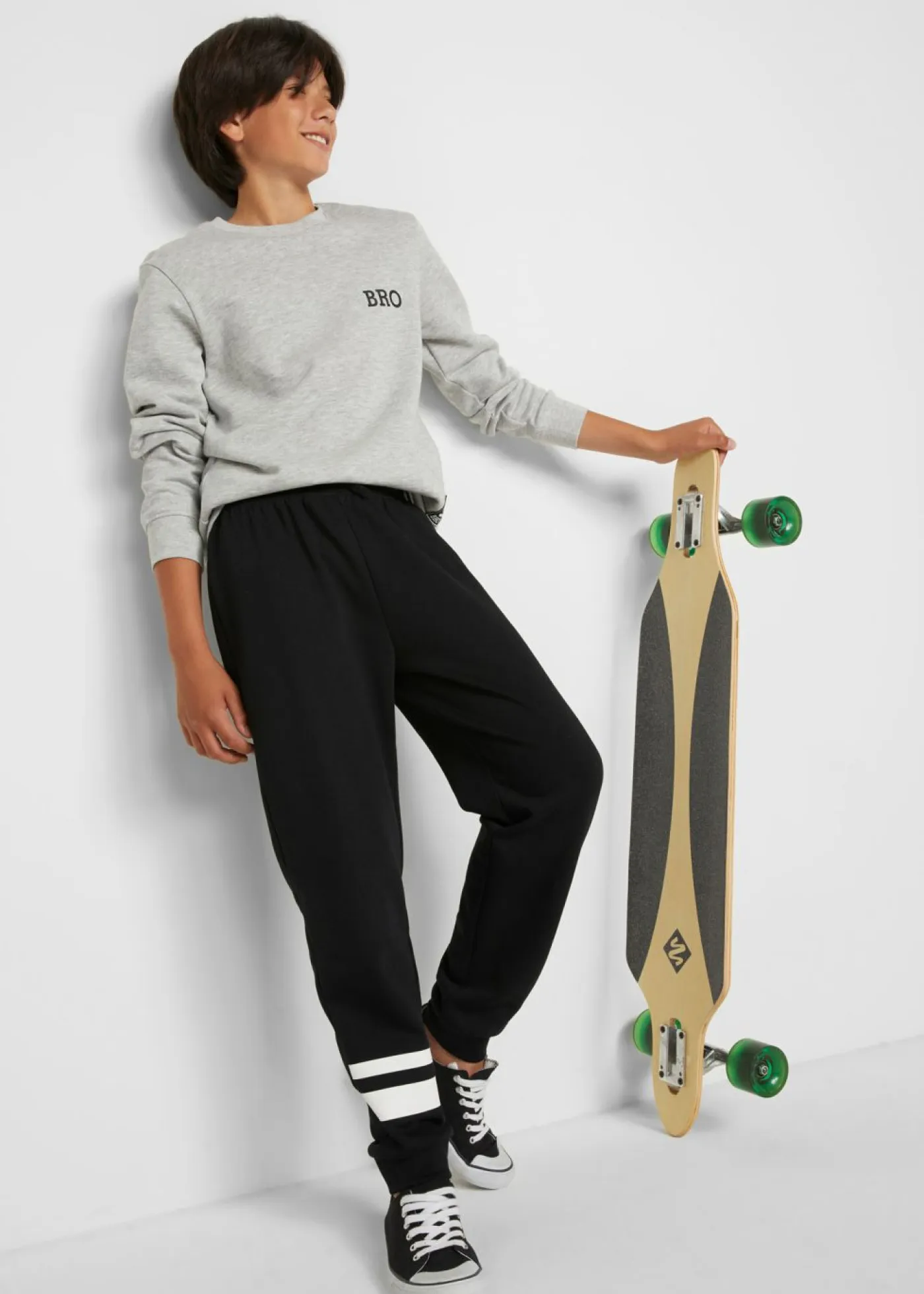 Niños bonprix bonprix Pantalón de chándal en suave mezcla de algodón (2 unidades)