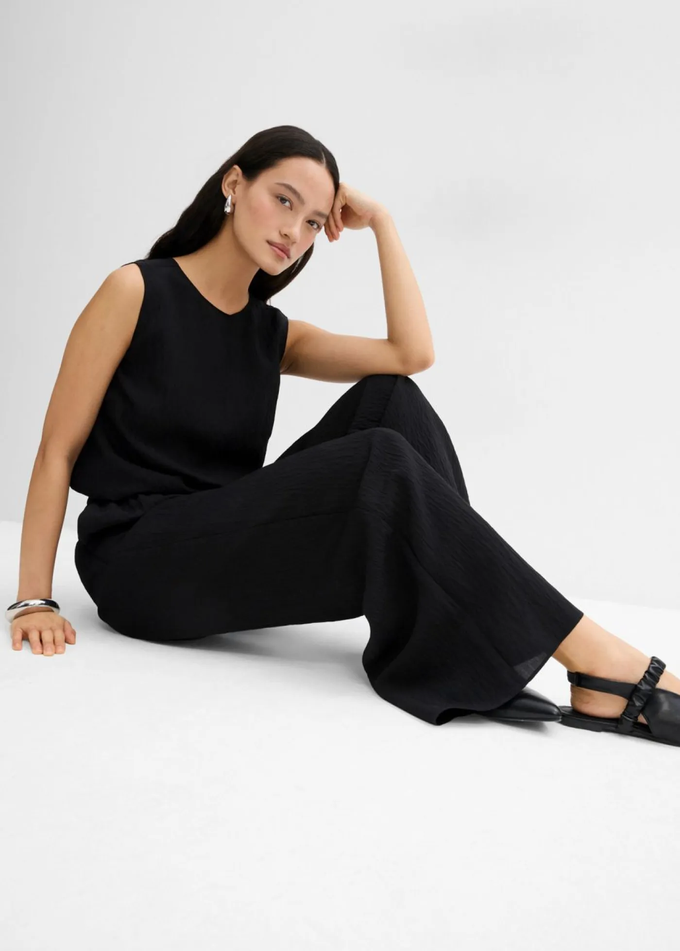 bonprix bonprix Conjuntos De Ropa|Esenciales>Pantalón de mezcla arrugada de viscosa con estructura Negro