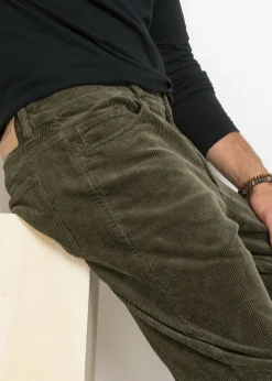 Hombre bonprix bonprix Pantalón de pana elástica con corte cómodo y regular