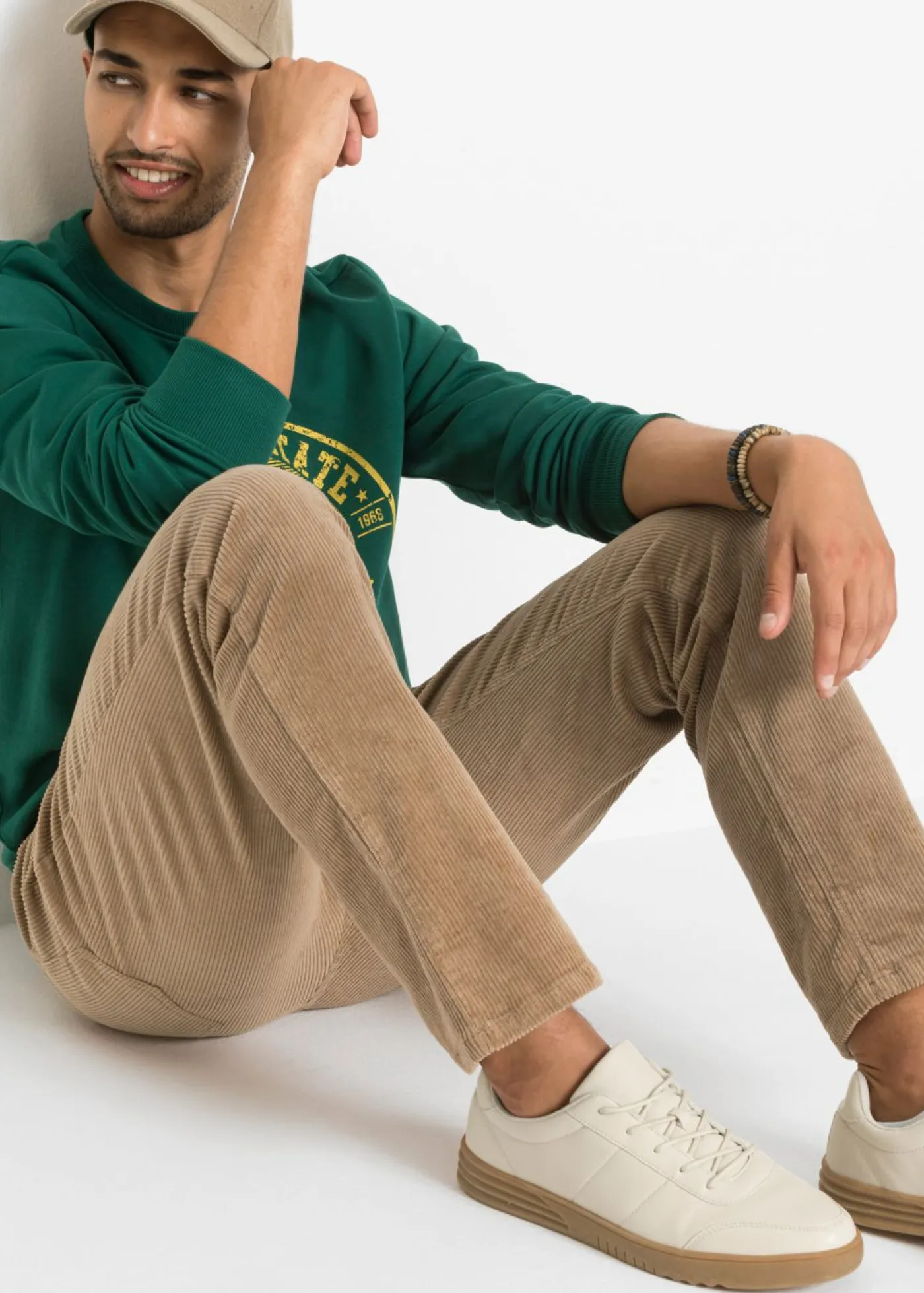 bonprix bonprix Pantalones>Pantalón de pana elástica con corte cómodo y regular Camel