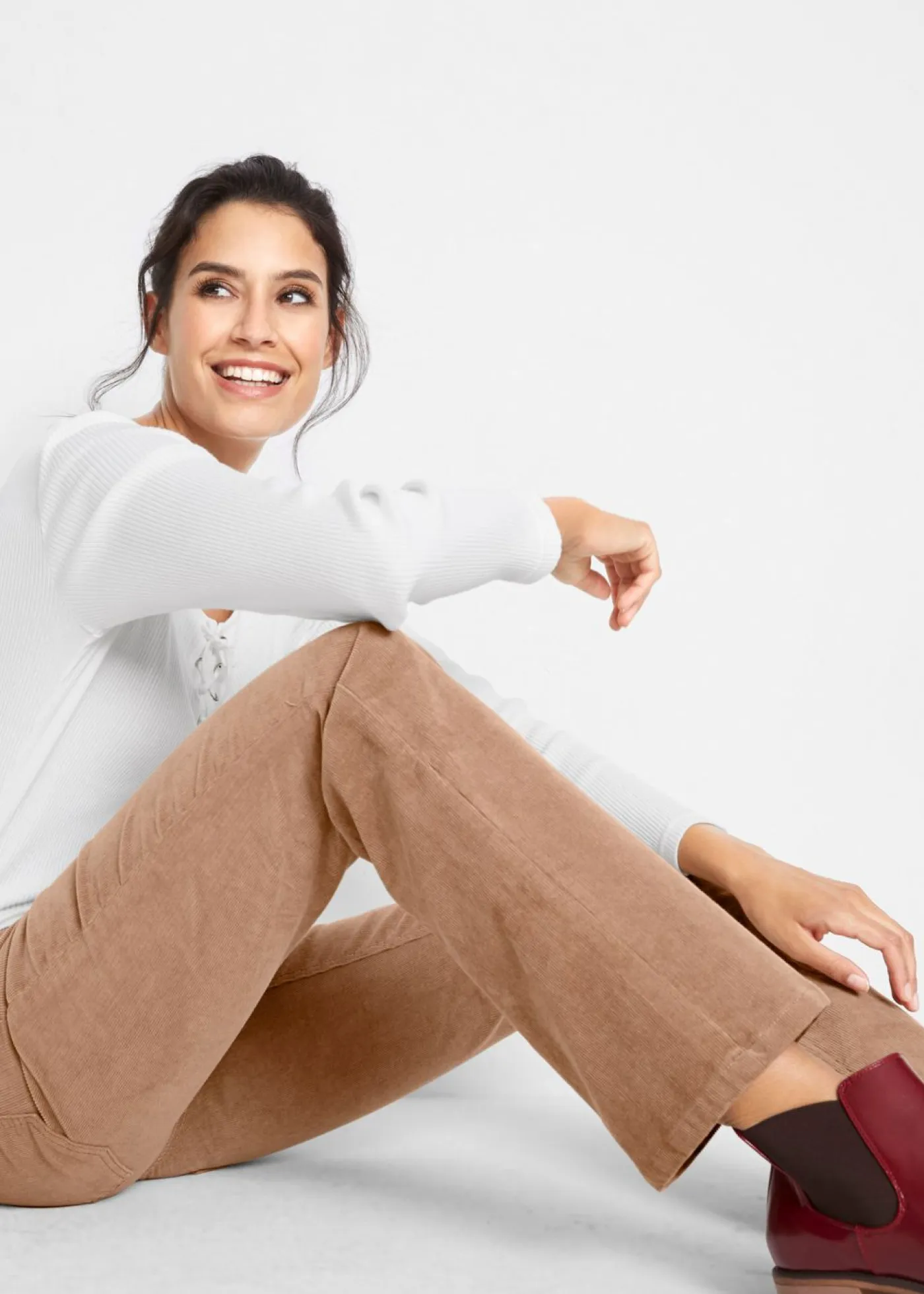 Mujer bonprix bonprix Pantalón de pana elástico de corte recto