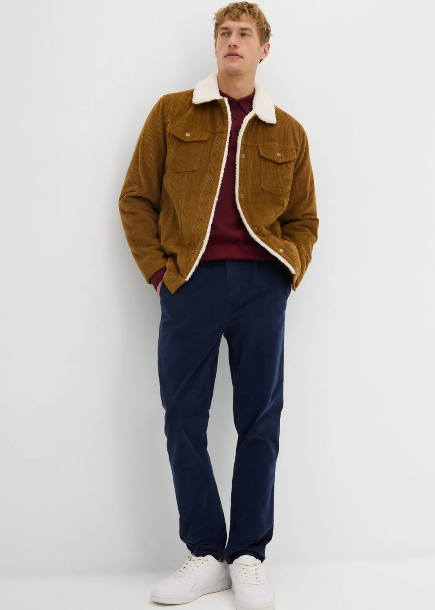 Hombre bonprix bonprix Pantalón de pana regular fit confeccionado en algodón orgánico reciclable elástico, tapered