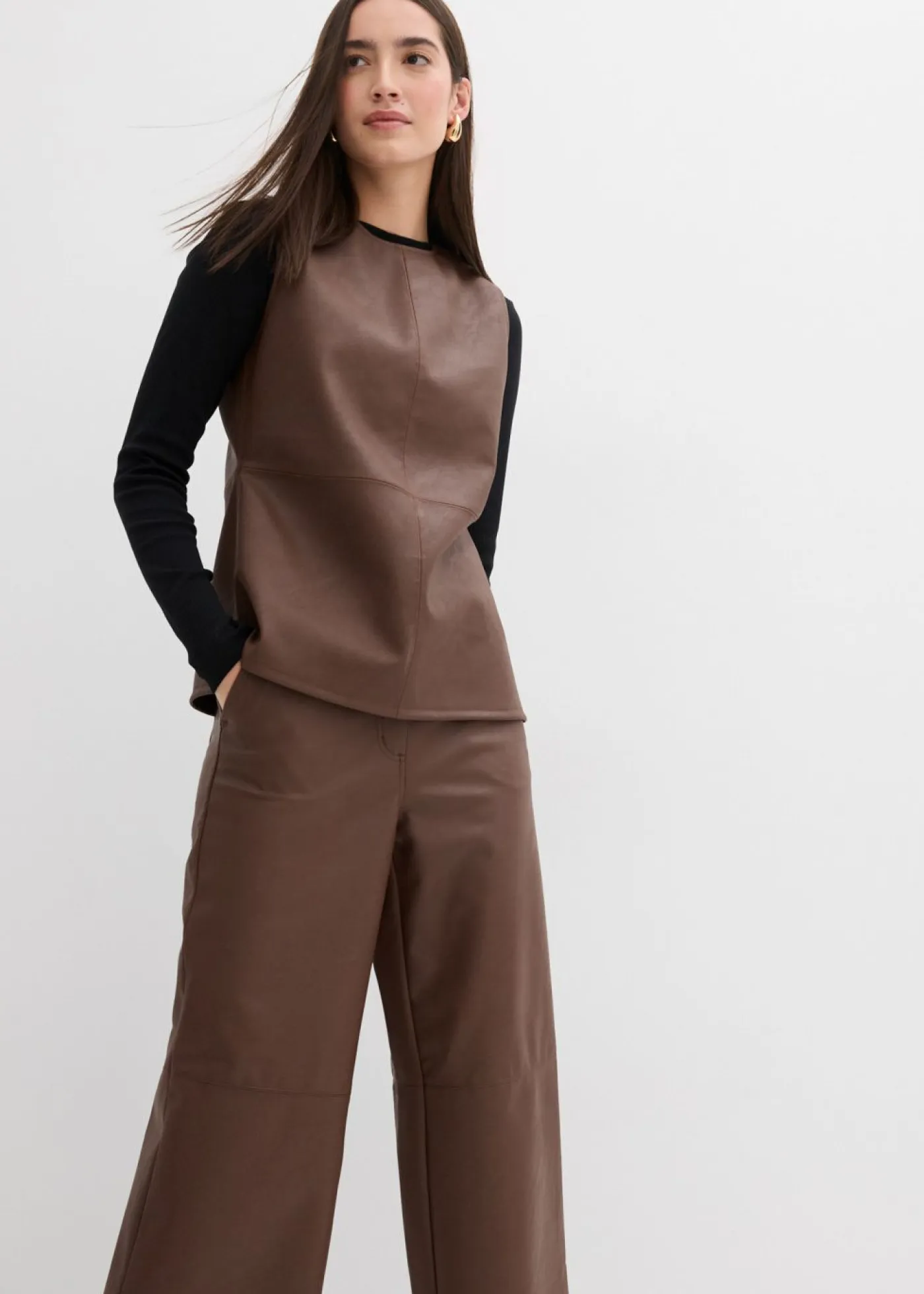 Mujer bonprix bonprix Pantalón de piel sintética