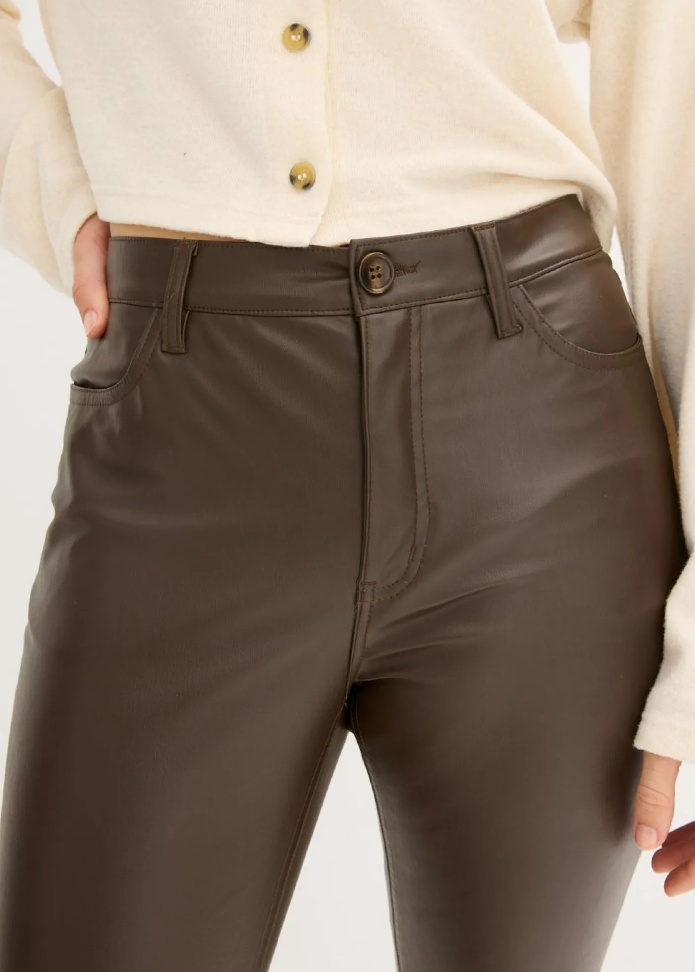 bonprix bonprix Pantalones>Pantalón de piel sintética Marrón oscuro