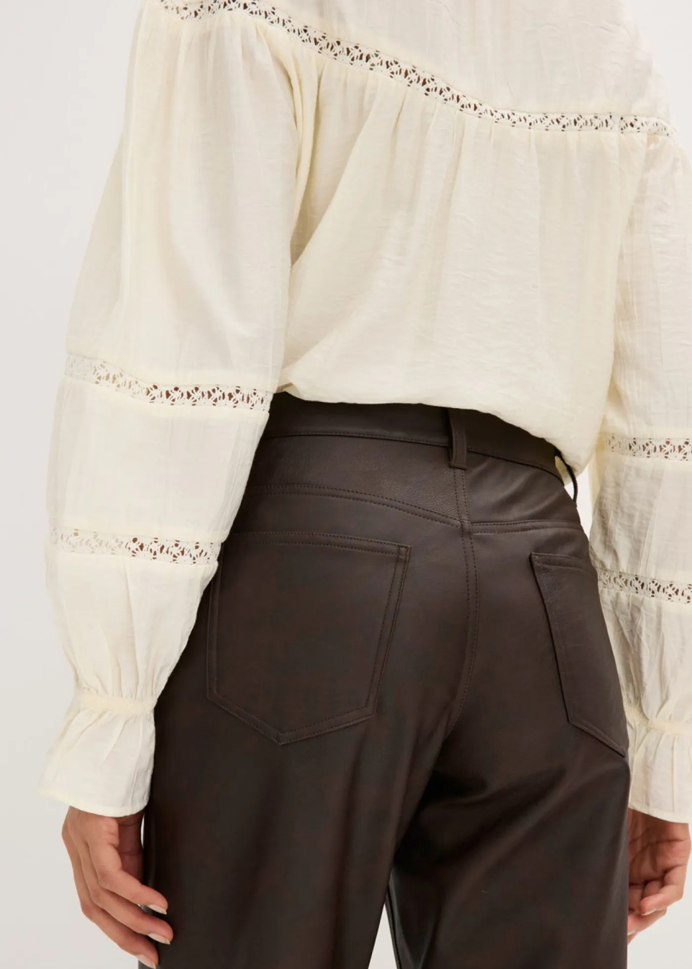 Mujer bonprix bonprix Pantalón de piel sintética con efecto desgastado