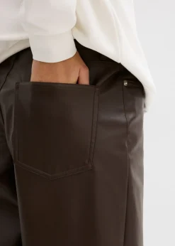 Mujer bonprix bonprix Pantalón de piel sintético con corte barrel y talle medio