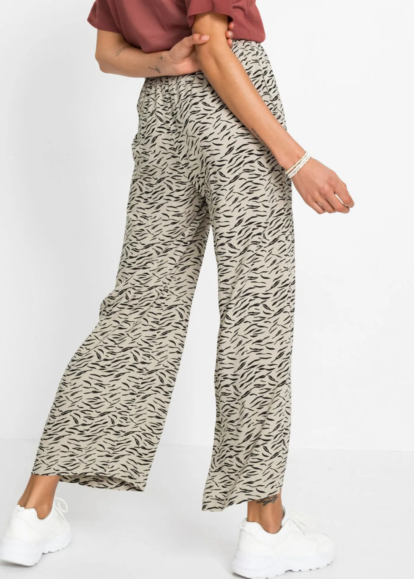 bonprix bonprix Pantalones>Pantalón de pierna ancha estampado cebra arena / negro