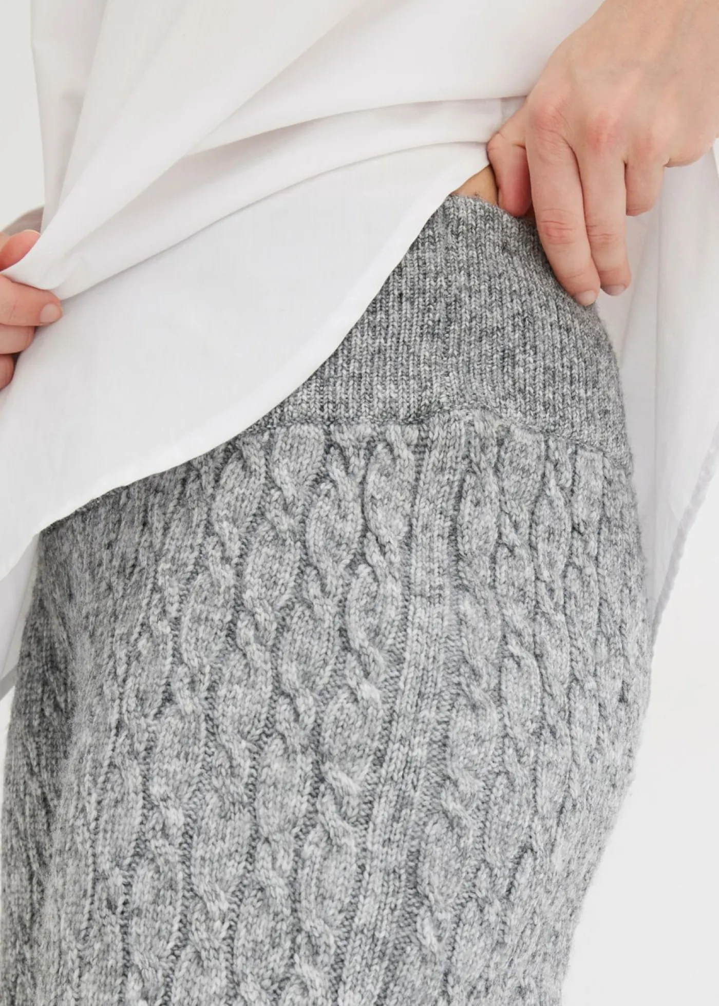 bonprix bonprix Pantalones>Pantalón de punto con patrón trenzado Gris jaspeado