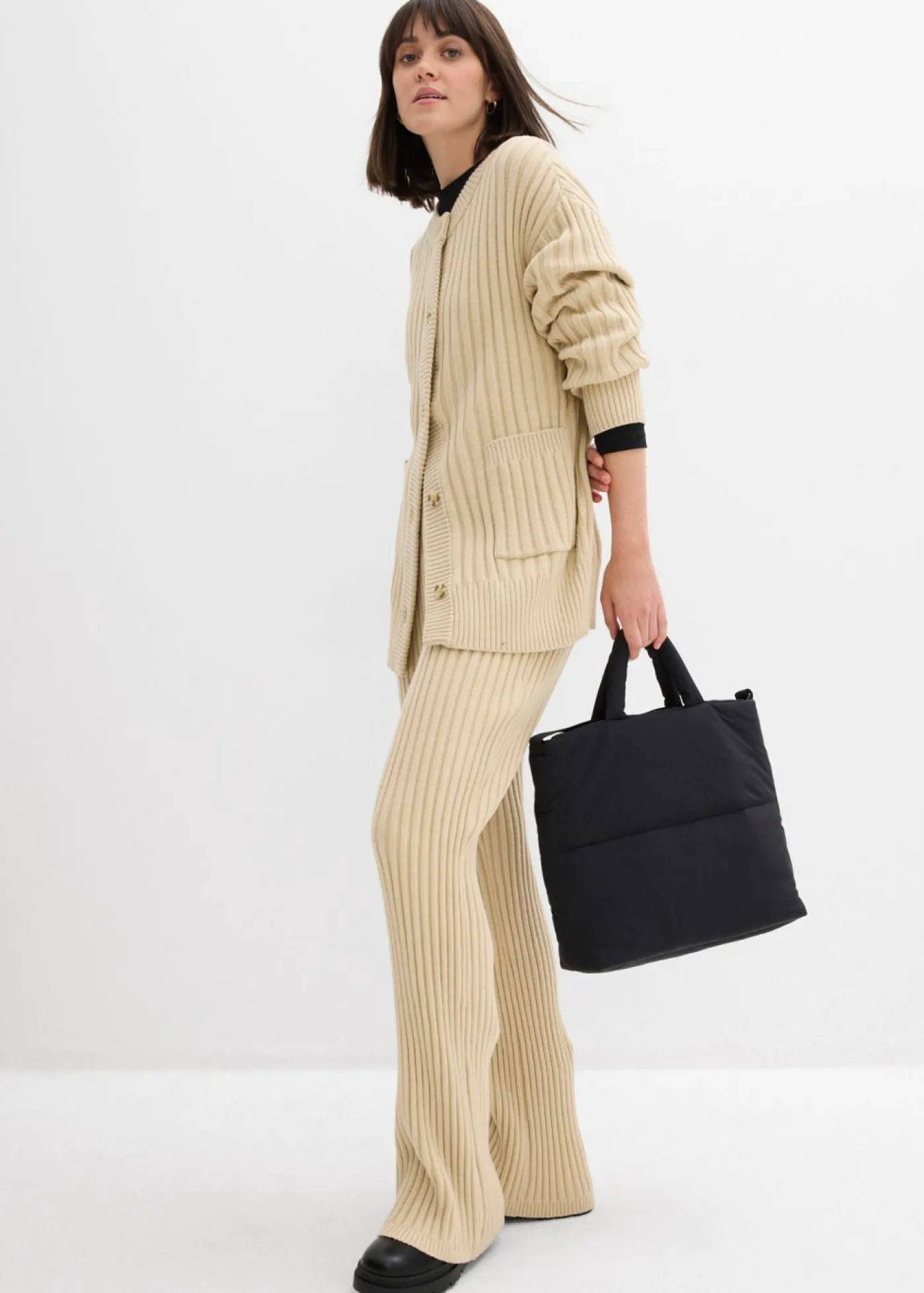 bonprix bonprix Pantalones>Pantalón de punto de mezcla de viscosa suave Arena claro