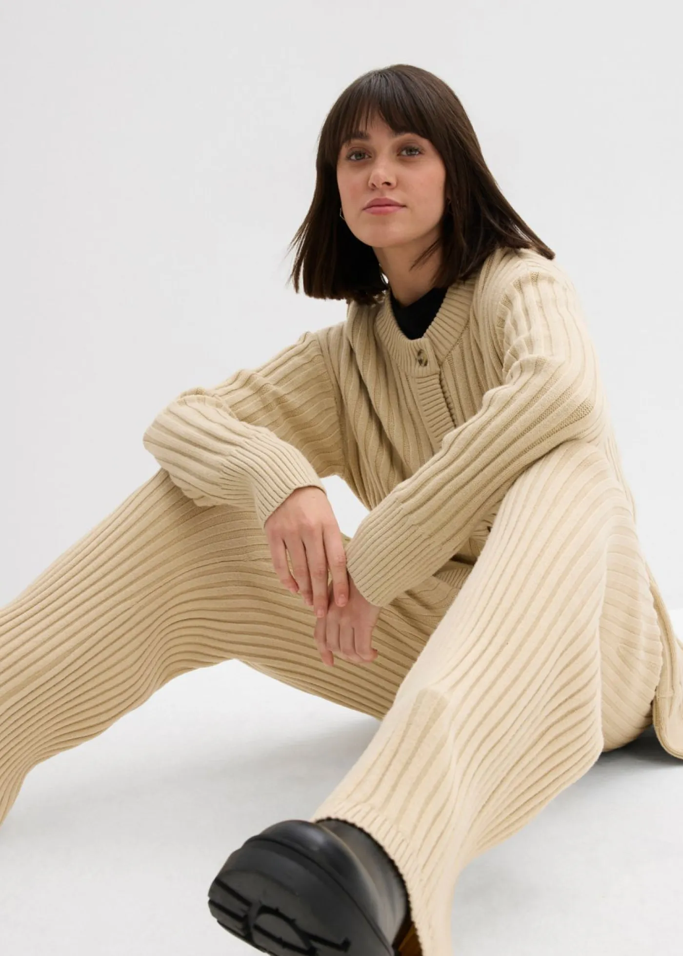 bonprix bonprix Pantalones>Pantalón de punto de mezcla de viscosa suave Arena claro