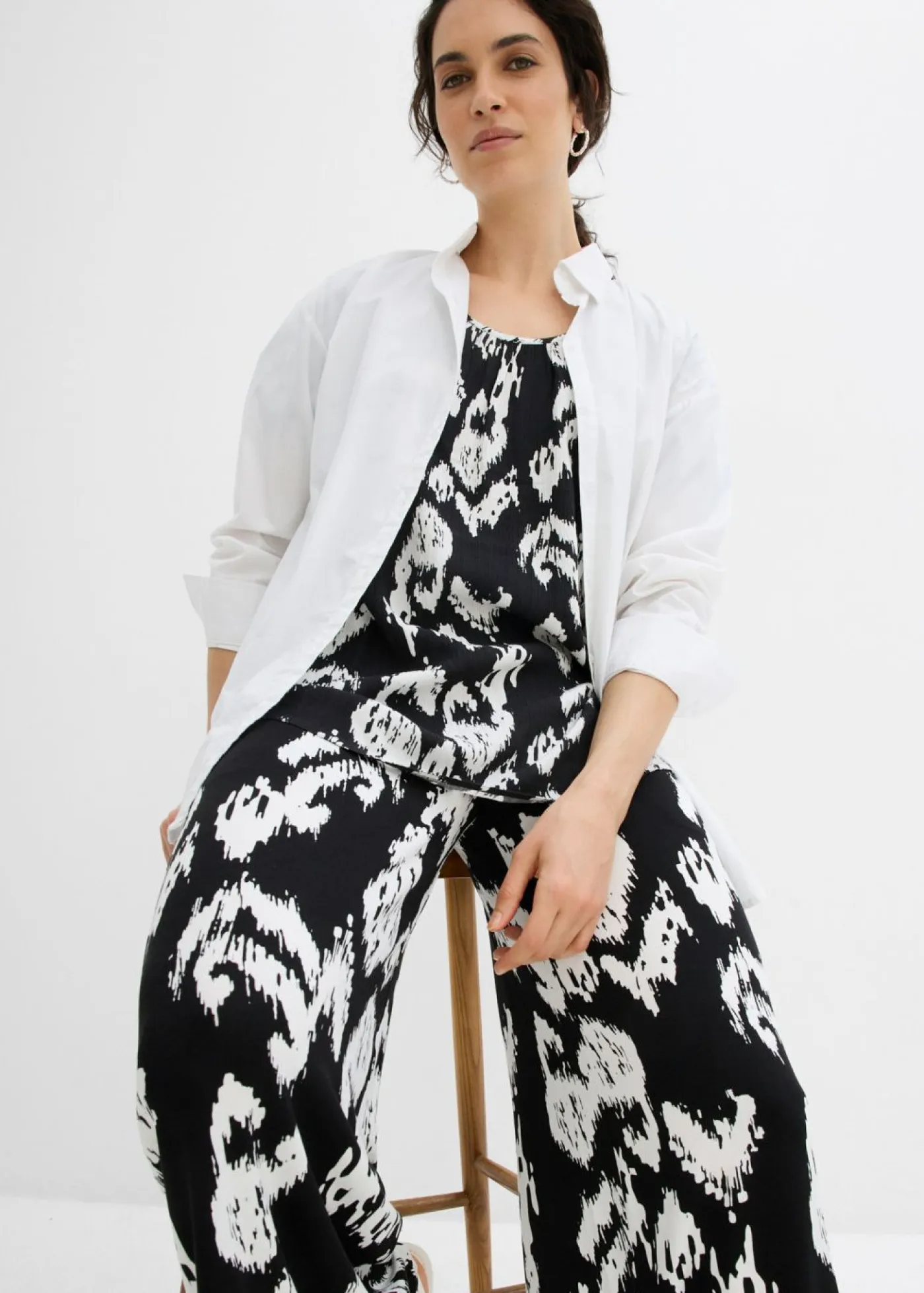 bonprix bonprix Conjuntos De Ropa|Pantalones>Pantalón de punto en mezcla de viscosa Negro-blanco lana estampado