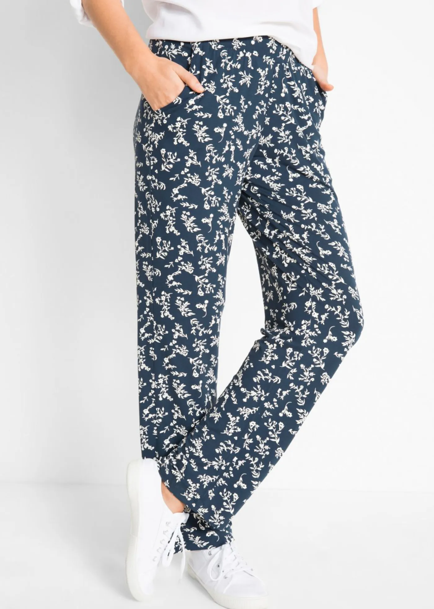 bonprix bonprix Pantalones>Pantalón de punto en mezcla de viscosa azul marino con flores