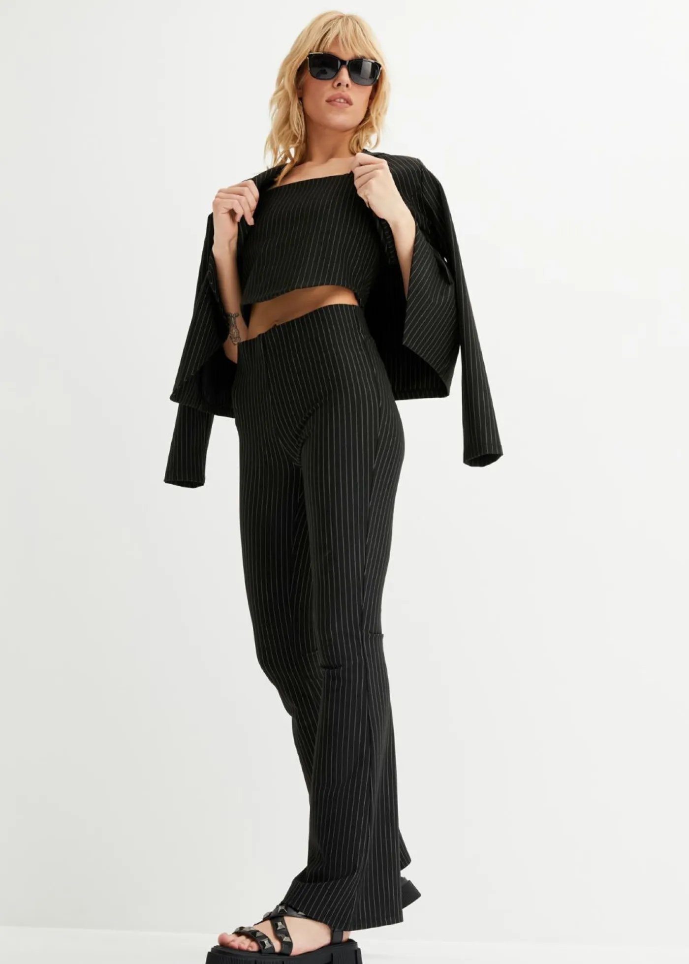 bonprix bonprix Pantalones>Pantalón de rayas Negro-gris con rayas verticales