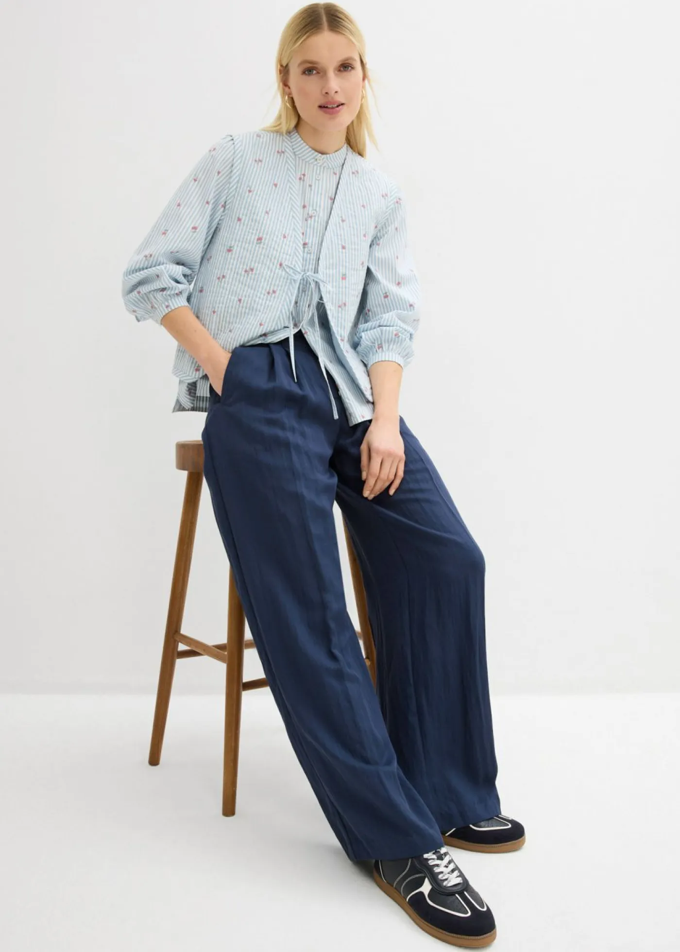 bonprix bonprix Pantalones|Novedades>Pantalón de sarga con ajuste en la cintura Azul marino