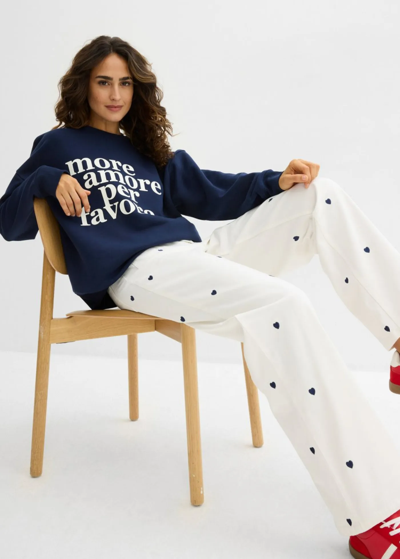 bonprix bonprix Pantalones>Pantalón de sarga con bordado Blanco lana/azul marino