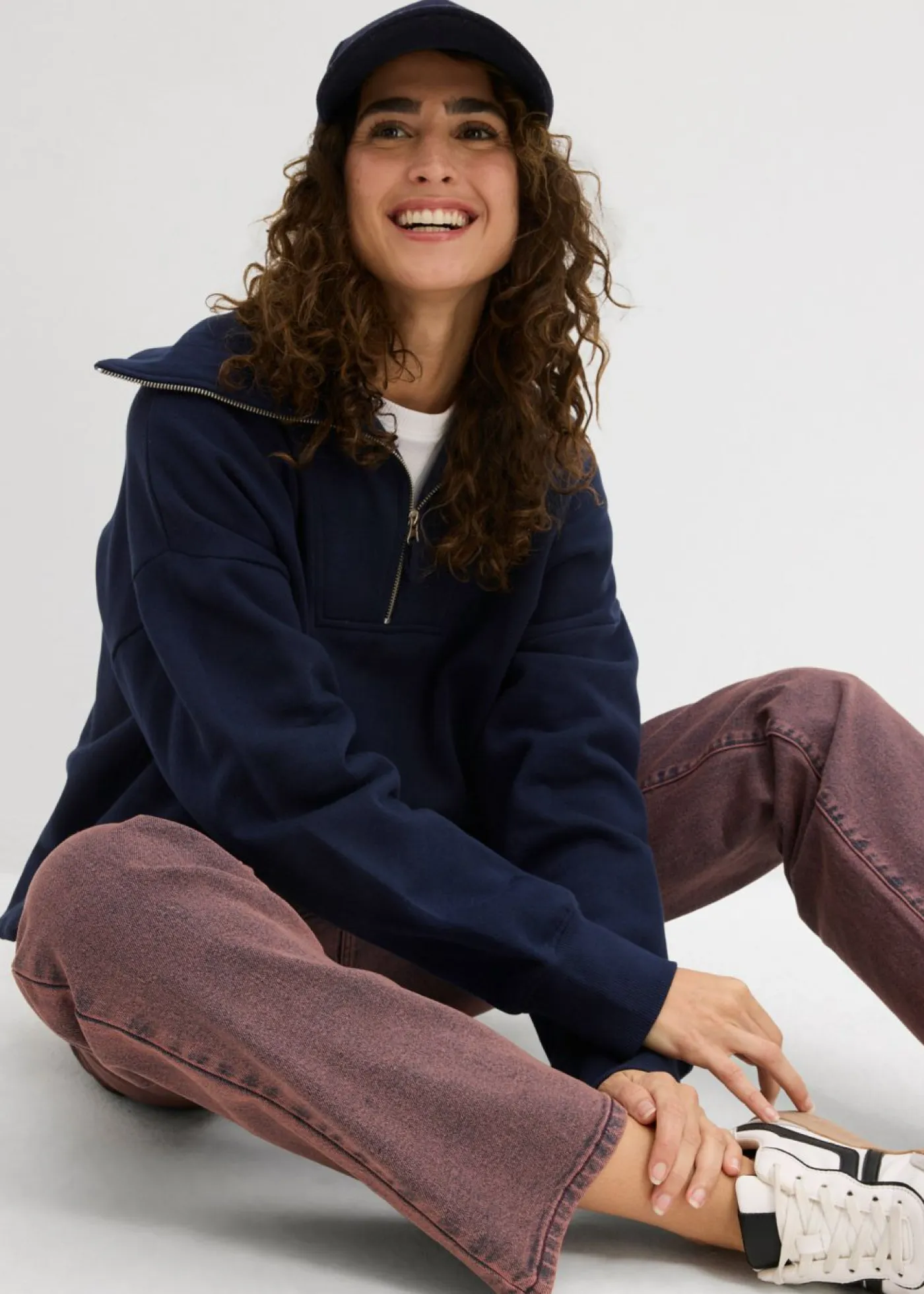 bonprix bonprix Pantalones>Pantalón de sarga con efecto lavado rojo burdeos