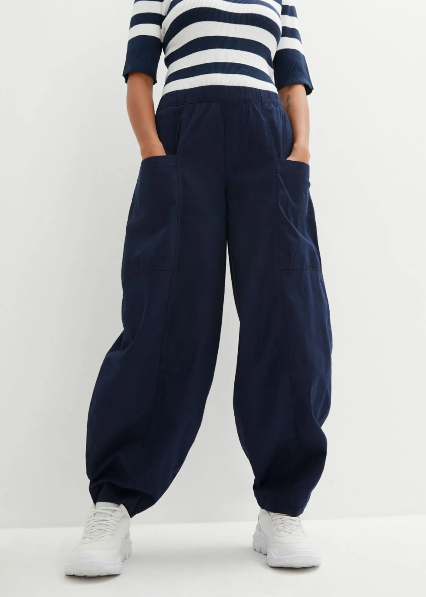 Mujer bonprix bonprix Pantalón de sarga ligero, ajuste bombacho