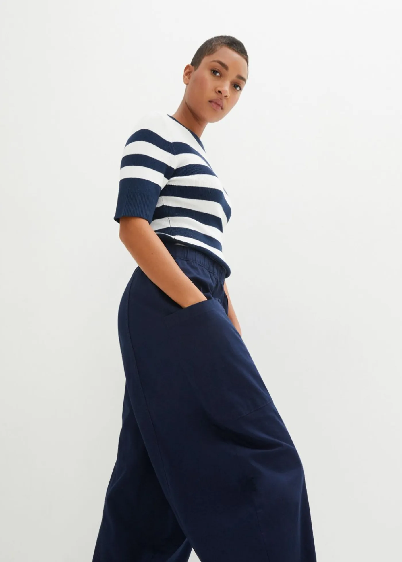 Mujer bonprix bonprix Pantalón de sarga ligero, ajuste bombacho