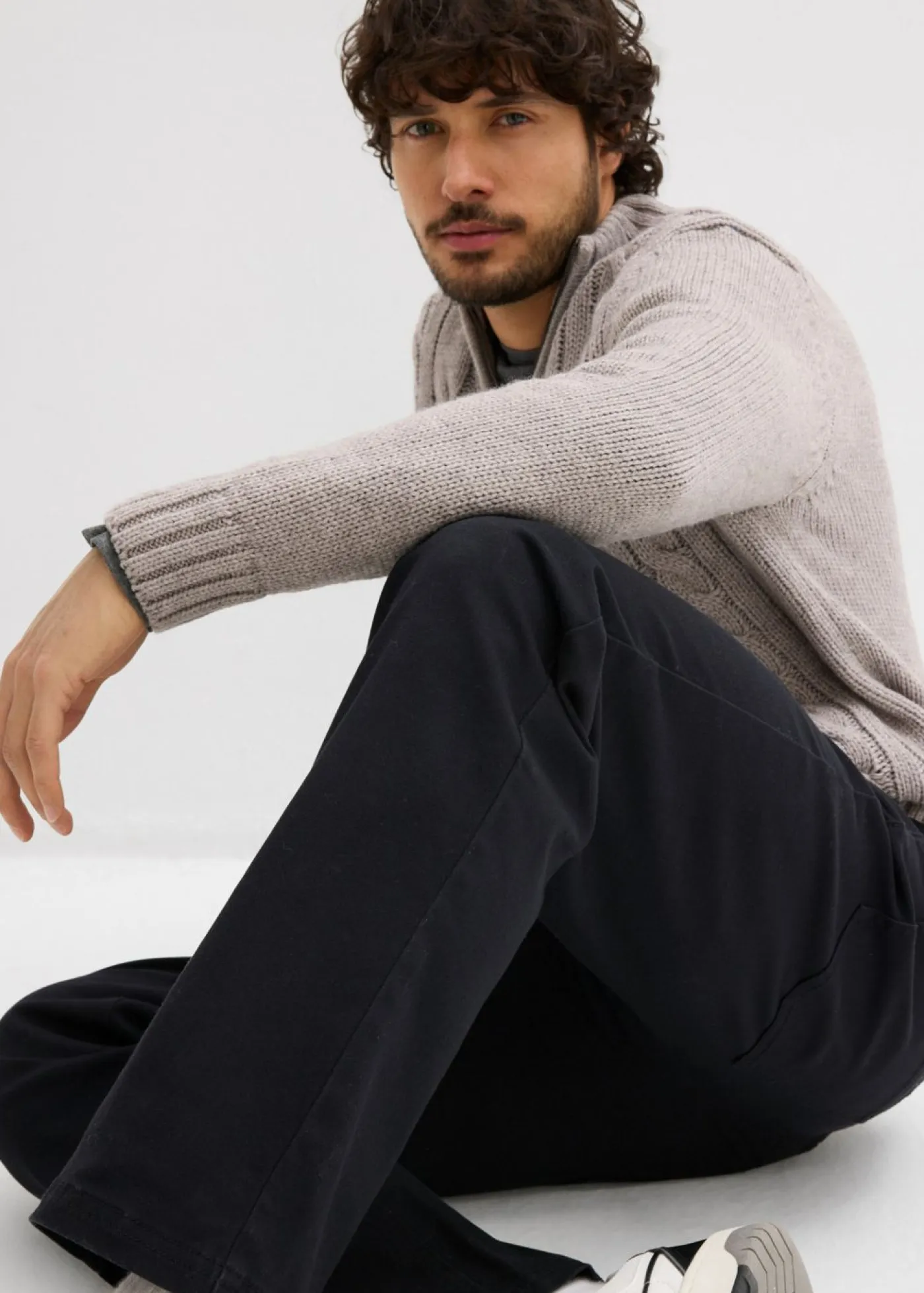 Hombre bonprix bonprix Pantalón elástico con corte informal, cinturilla elástica y forma recta