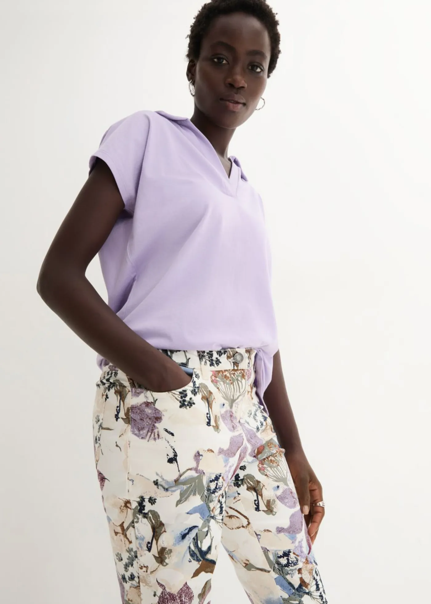 bonprix bonprix Pantalones|Tallas Pequeñas>Pantalón elástico con estampado de flores Crudo de flores