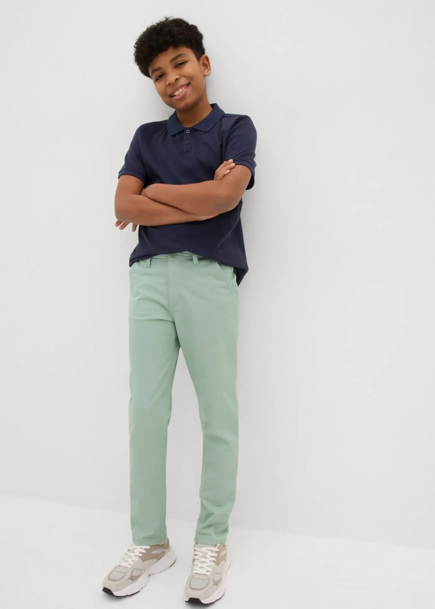 bonprix bonprix Ropa 9 A 16 Años·Pantalones>Pantalón elástico tipo chino con cintura ajustable y corte ajustado/recto Verde pastel