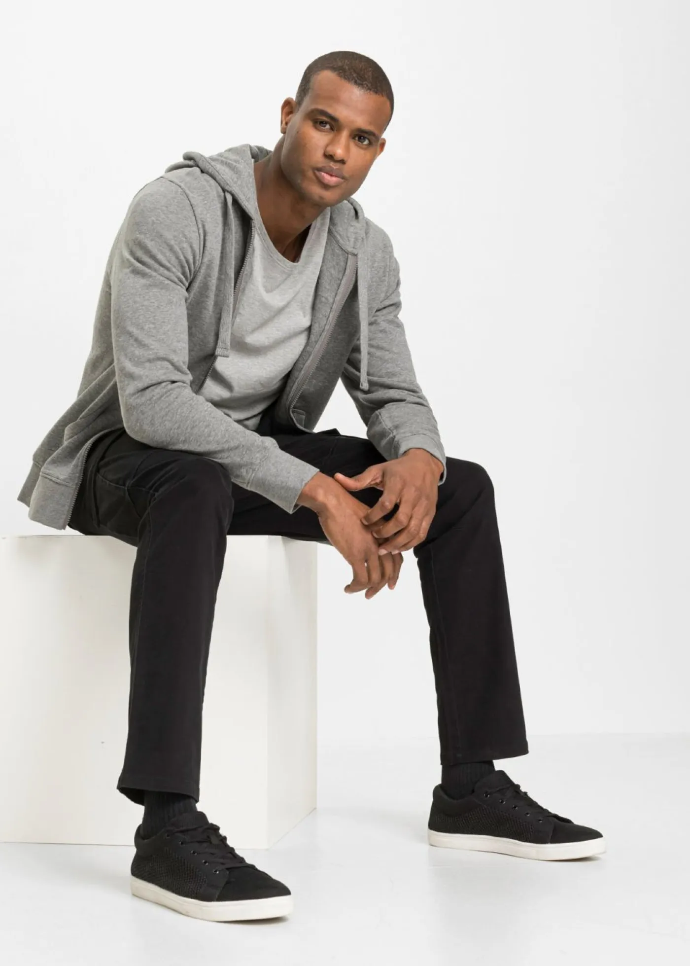 Hombre bonprix bonprix Pantalón elásticos, slim fit, con bolsillos cargo, straight