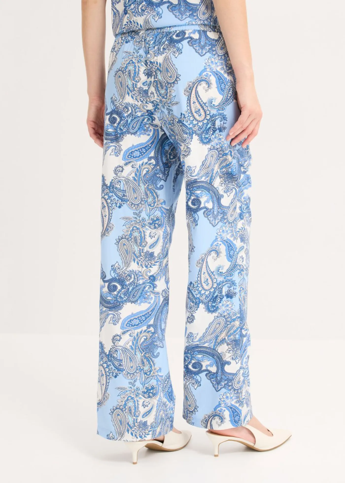 bonprix bonprix Conjuntos De Ropa|Pantalones>Pantalón estampado de viscosa fluida Blanco/azul claro con patrón paisley